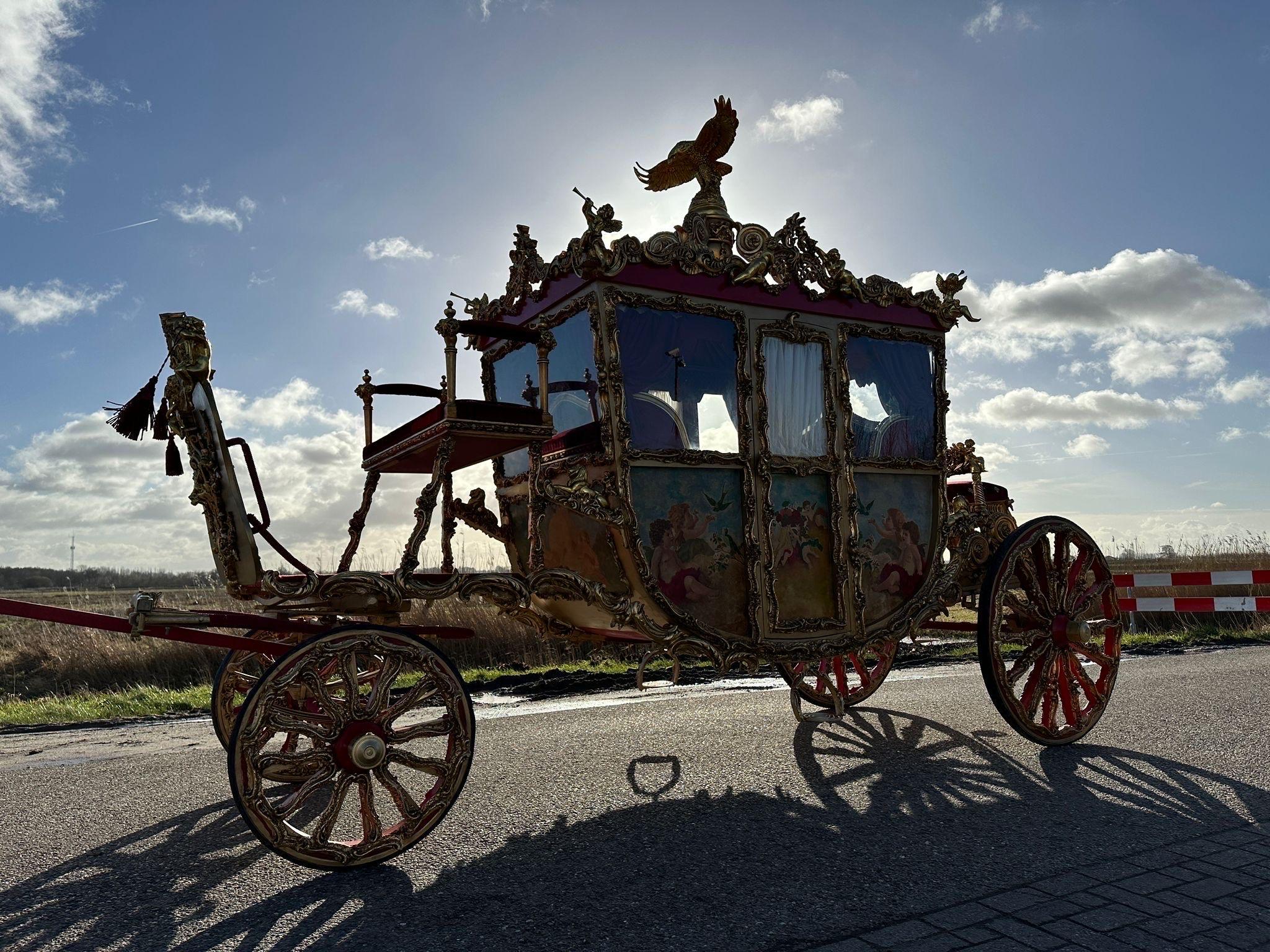 One of a kind, Dutch royal carriage, restored and ready to use For Sale 5