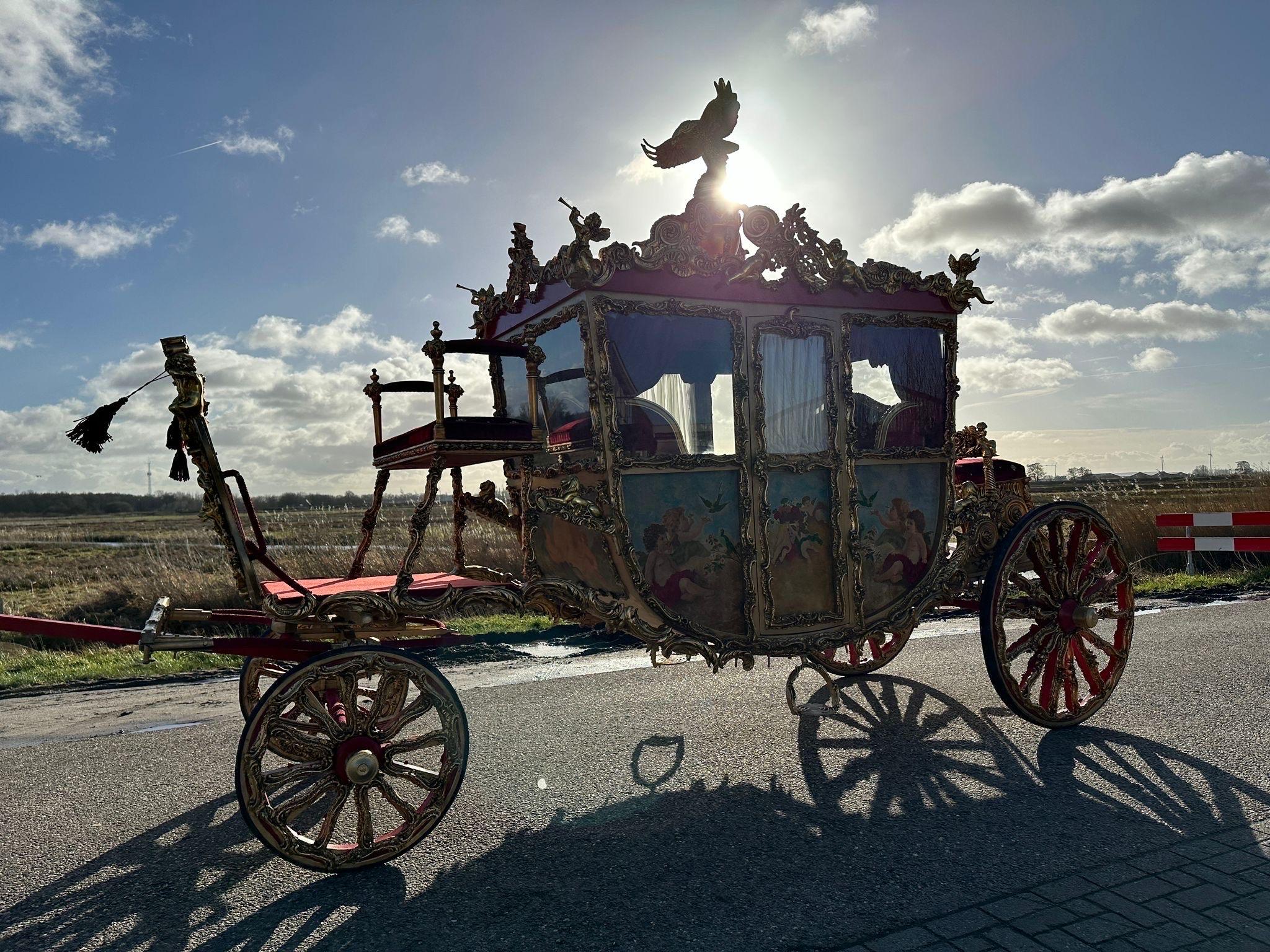 One of a kind, Dutch royal carriage, restored and ready to use For Sale 7