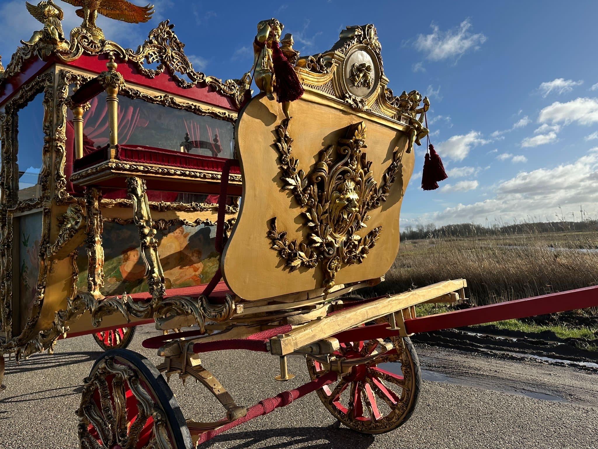 Baroque Chariot royal néerlandais unique en son genre, restauré et prêt à être utilisé en vente