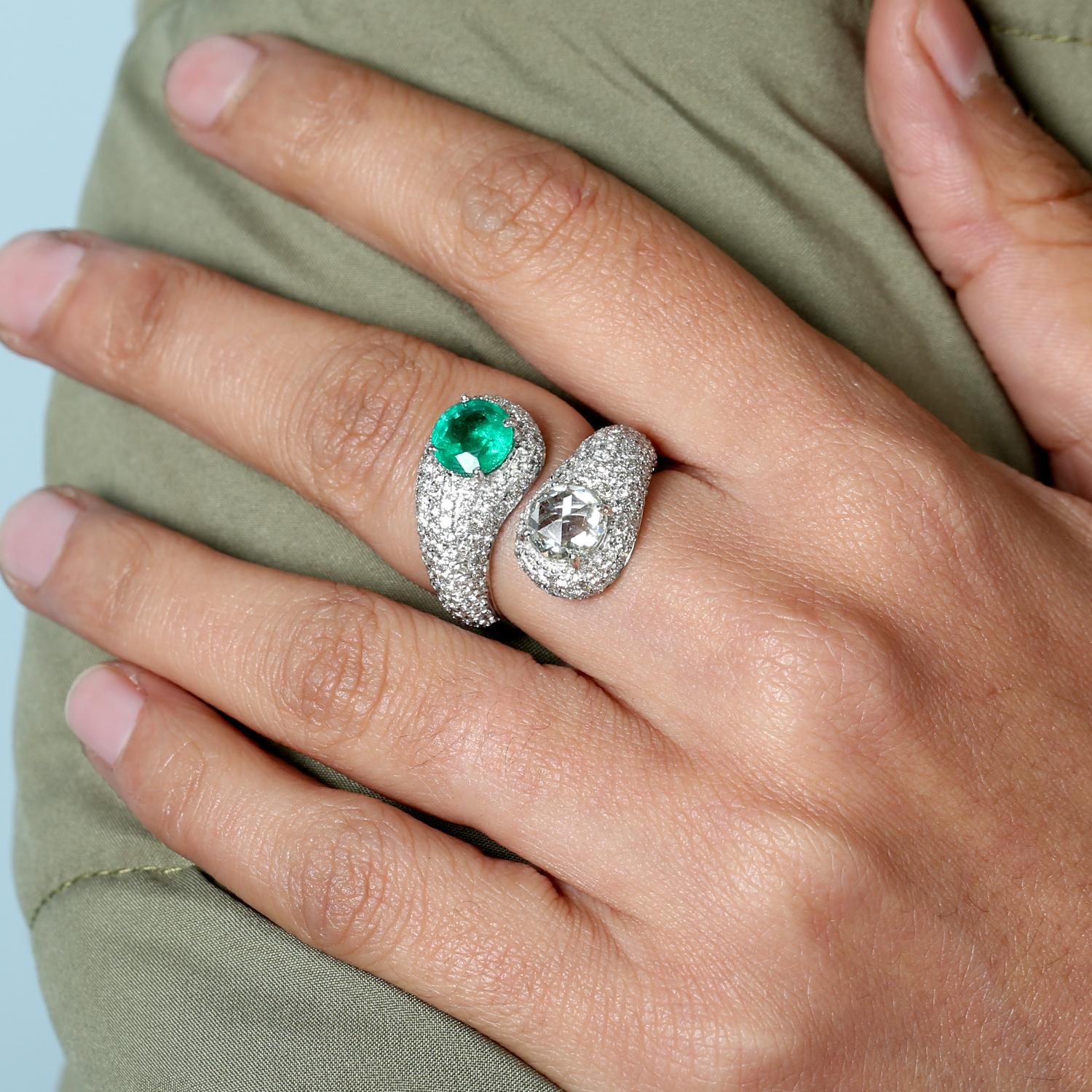 18KT:9.054g,D:4.08ct, Emer:1.78ct, 