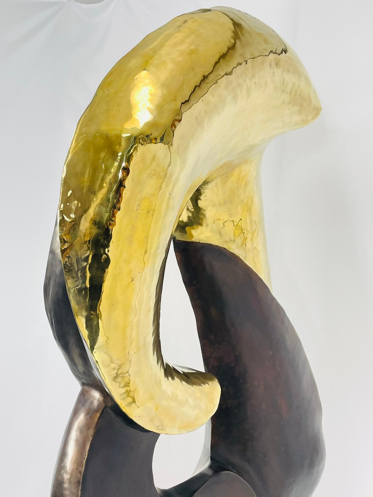 Figurativo unico nel suo genere  Scultura da terra in ottone massiccio, USA 21° secolo In condizioni buone in vendita a Los Angeles, CA