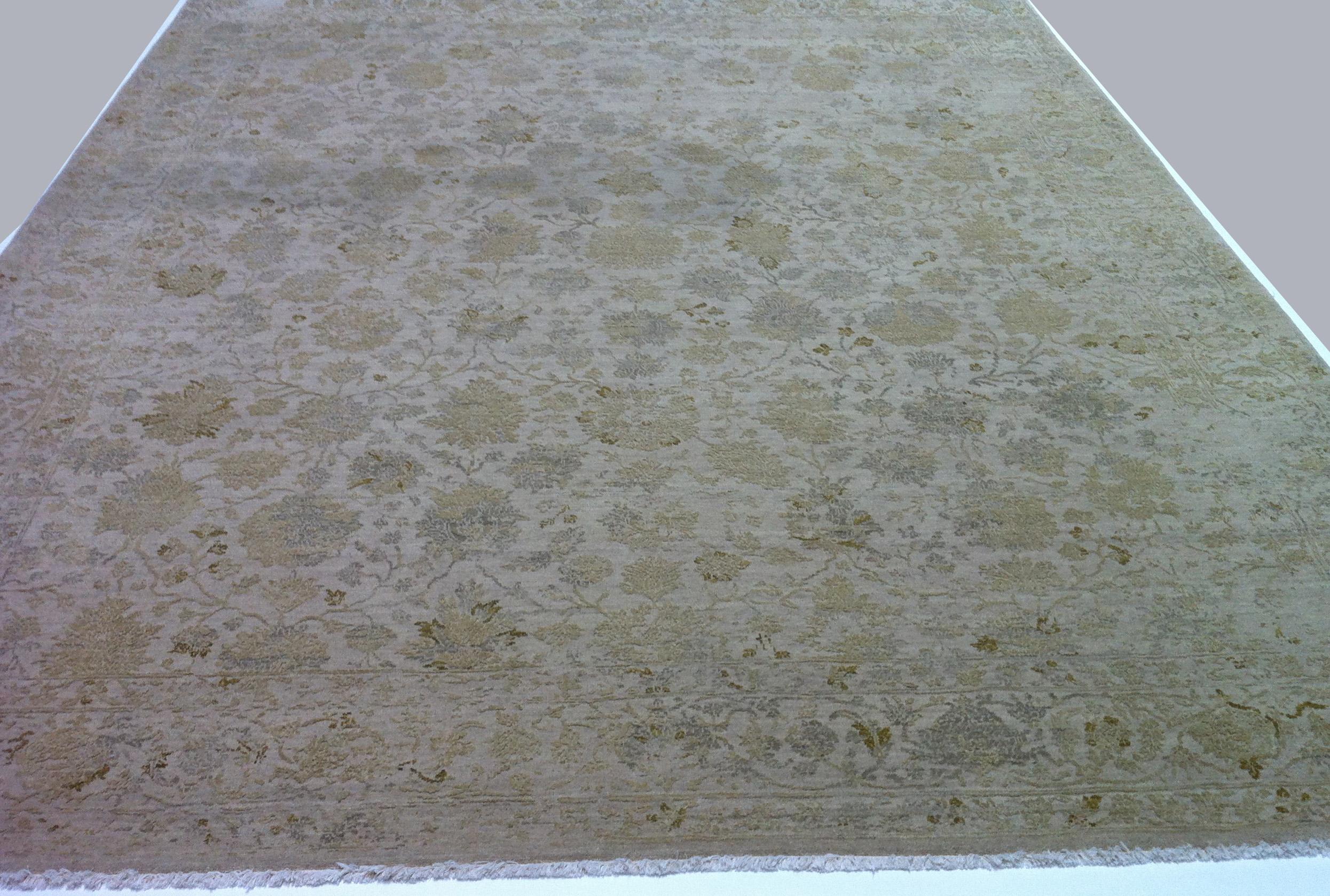 Indiano Tappeto unico con disegno floreale a rilievo in vendita