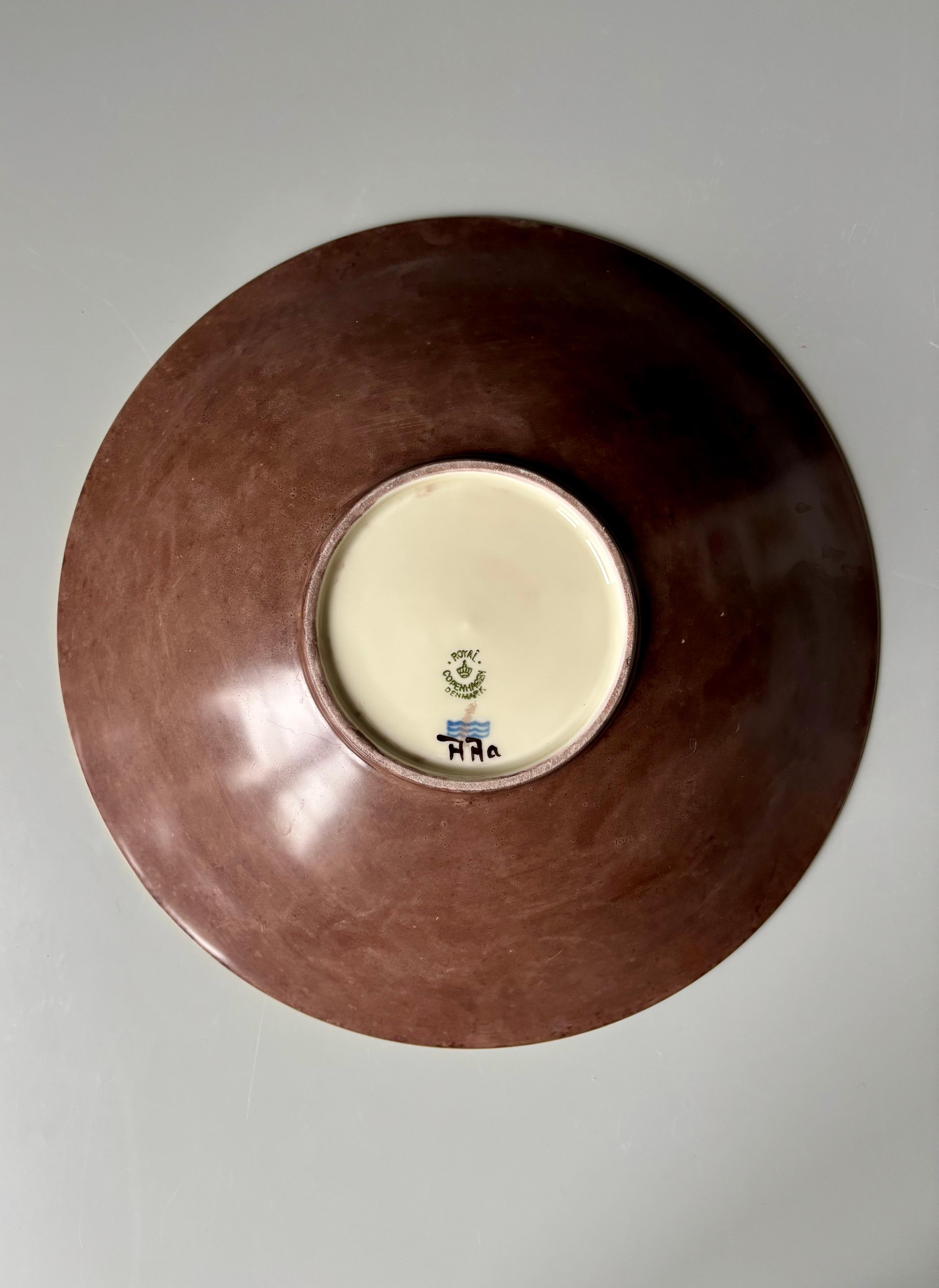 XX secolo Ciotola floreale Royal Copenhagen unica nel suo genere, anni '40 in vendita