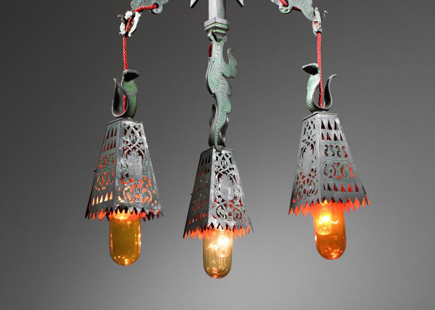 One-of-a-kind French chandelier orientalist decor from the 1940s chased bronze  For Sale 6