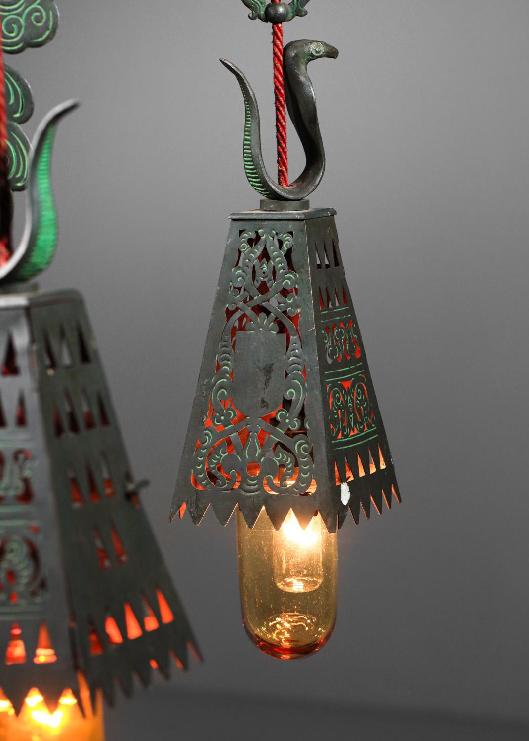 One-of-a-kind French chandelier orientalist decor from the 1940s chased bronze  For Sale 8