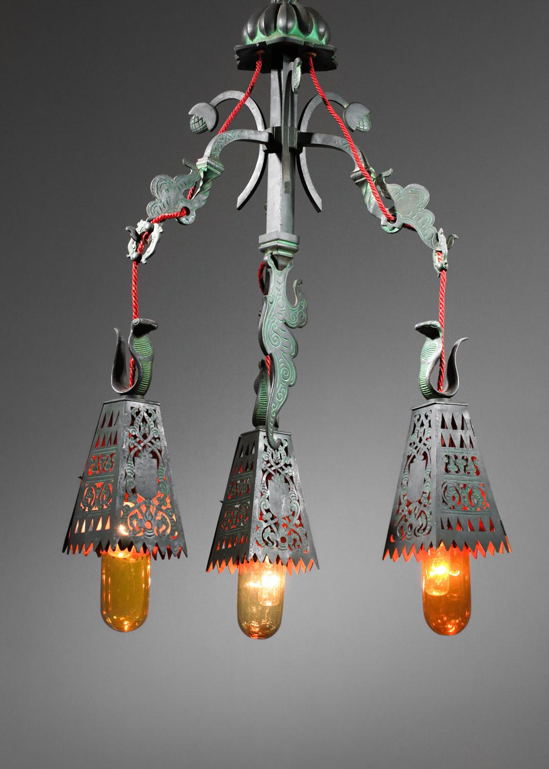 One-of-a-kind French chandelier orientalist decor from the 1940s chased bronze  For Sale 9