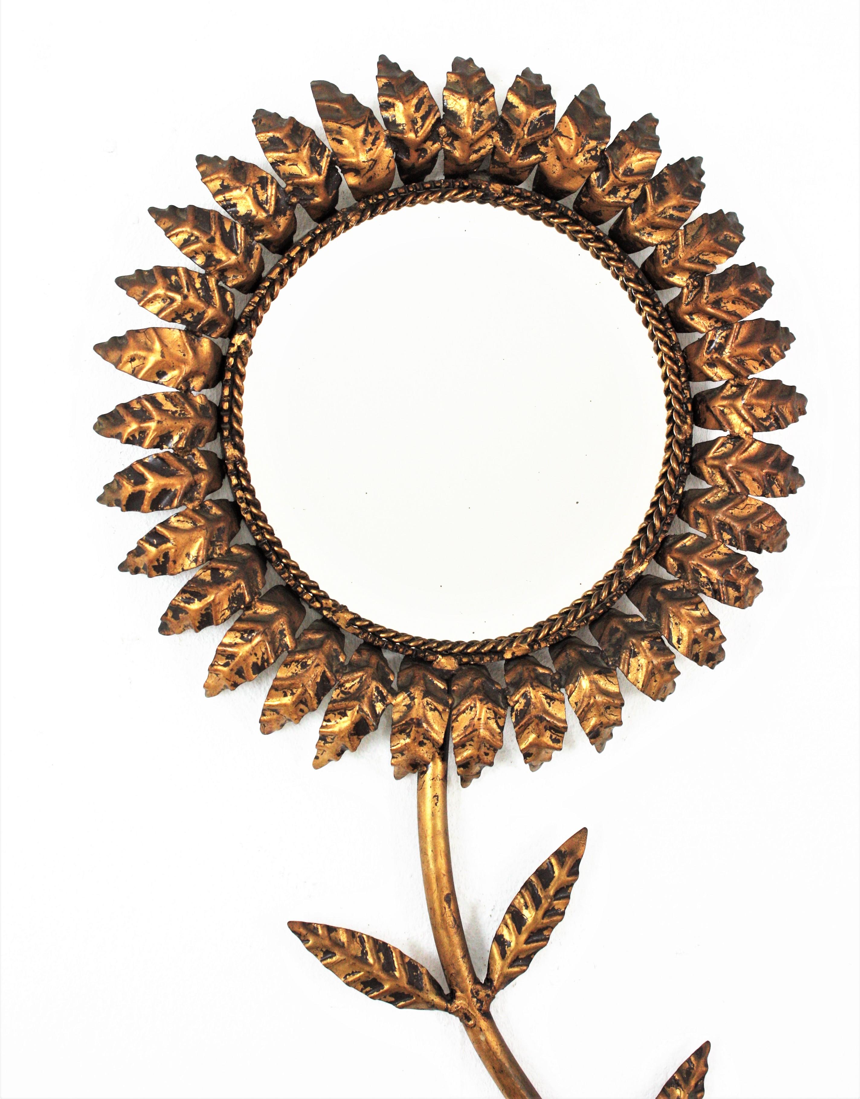 Mid-Century Modern Miroir mural français Sunburst Flower, fer doré en vente