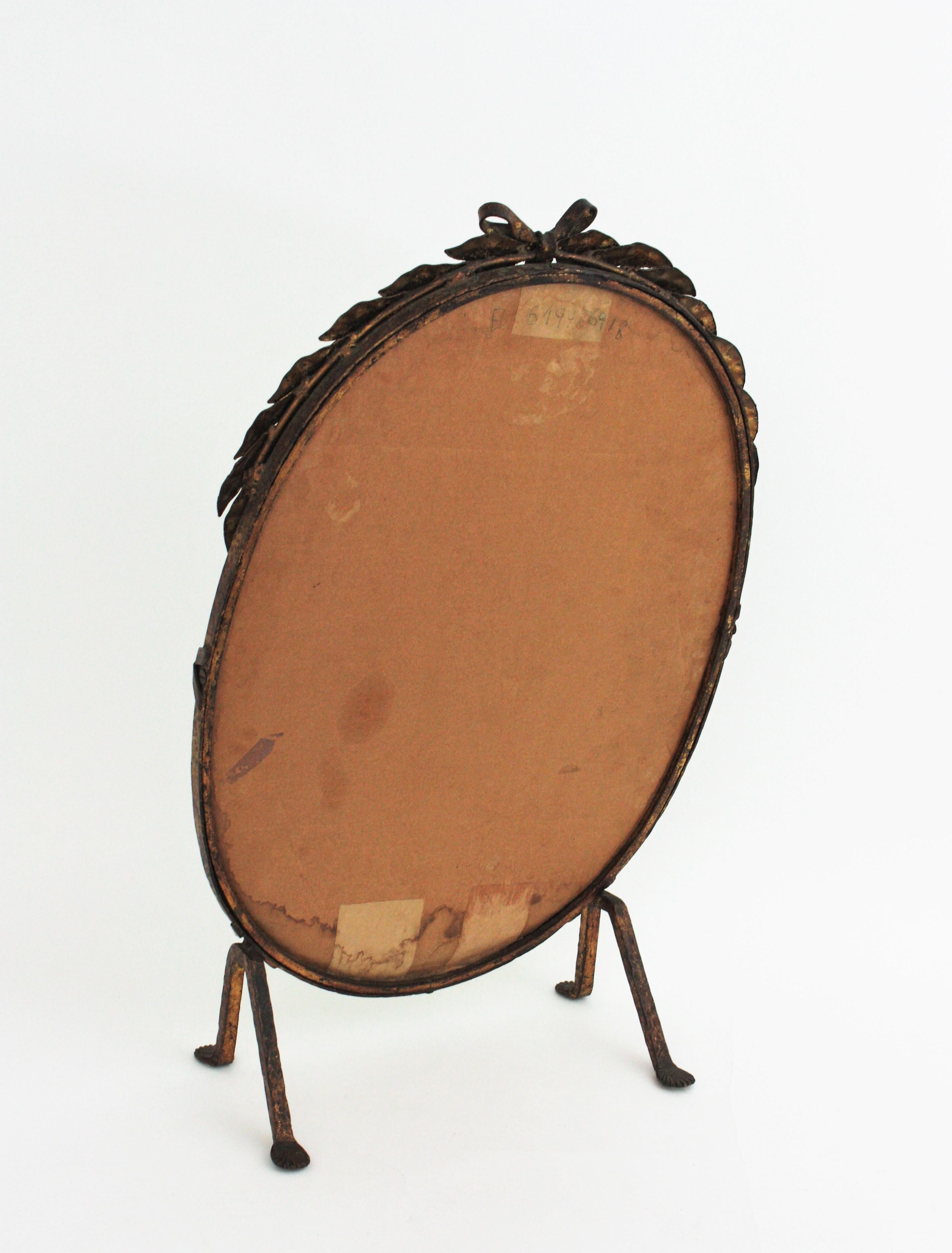Miroir de coiffeuse français en fer forgé à la main doré, années 1940 en vente 5