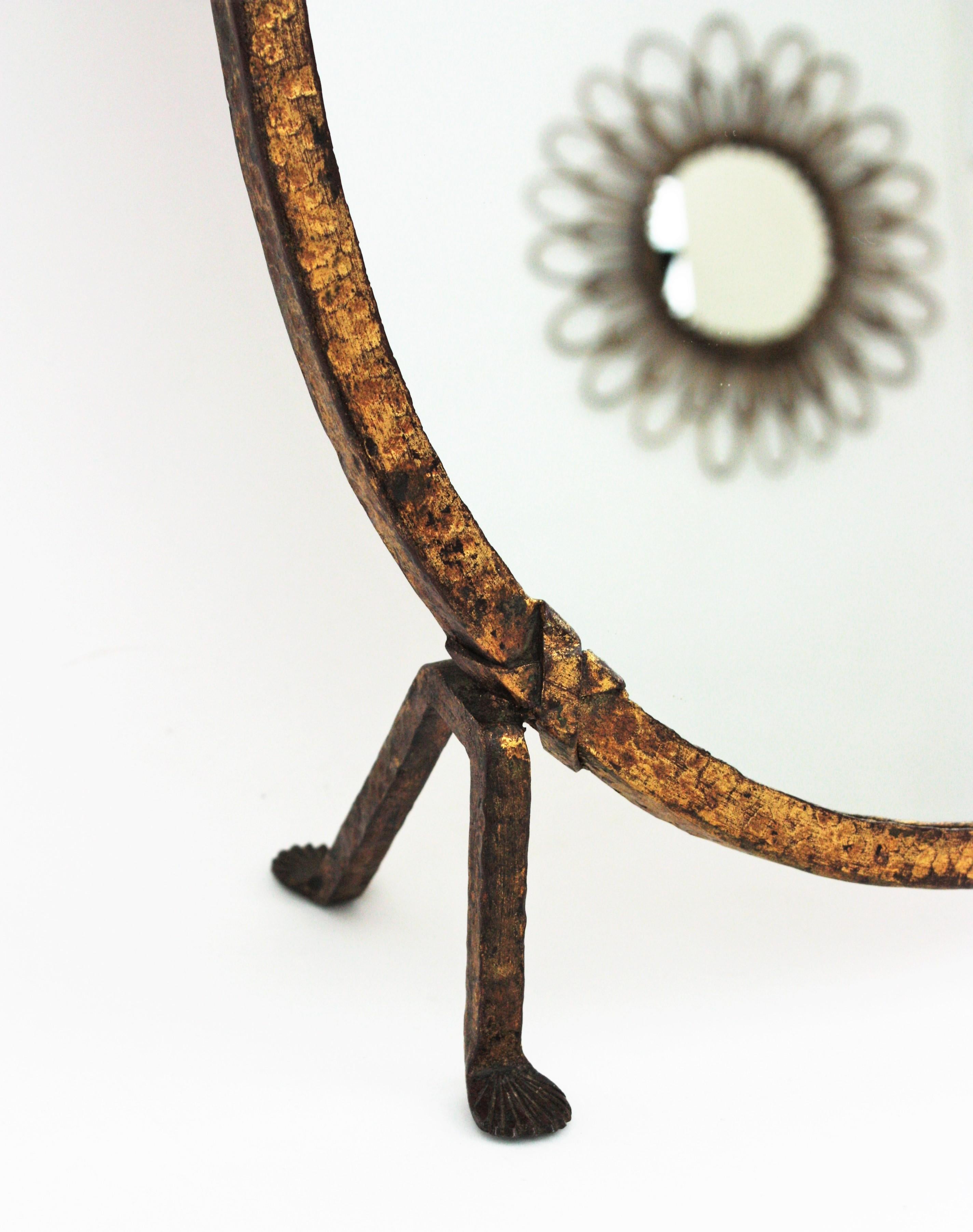 French Vanity Mirror in Gilt Hand Forged Iron, 1940s In Good Condition For Sale In Barcelona, ES
