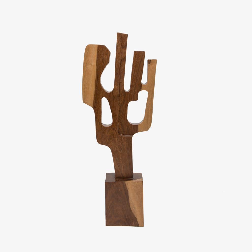 Costaricain Sculpture unique en son genre en bois de laurier sculpté à la main par l'artiste contemporain Gabriel