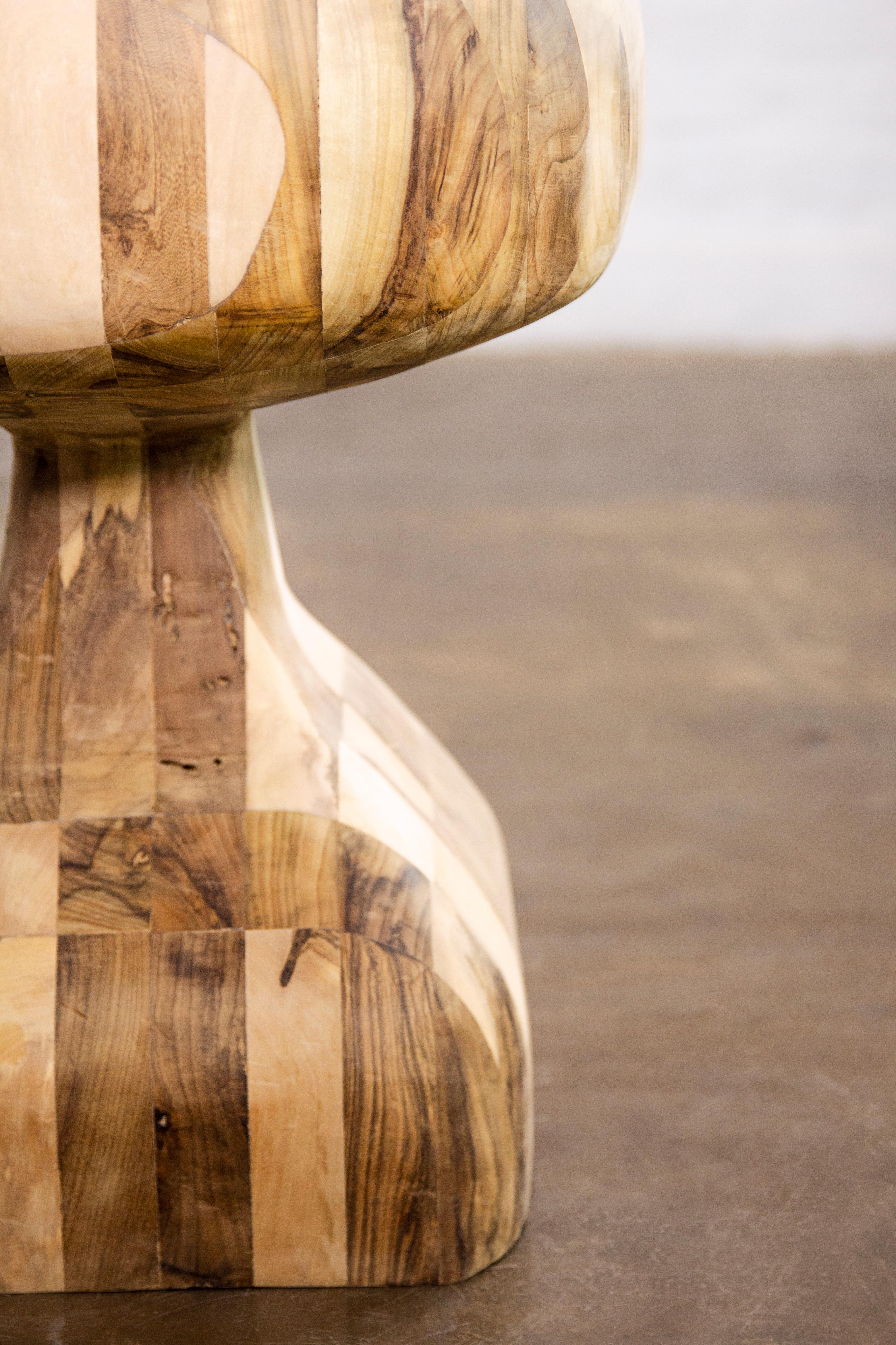 XXIe siècle et contemporain Table de cocktail en bois massif sculpté de Costantini, Caliz Maccelaio, en stock en vente