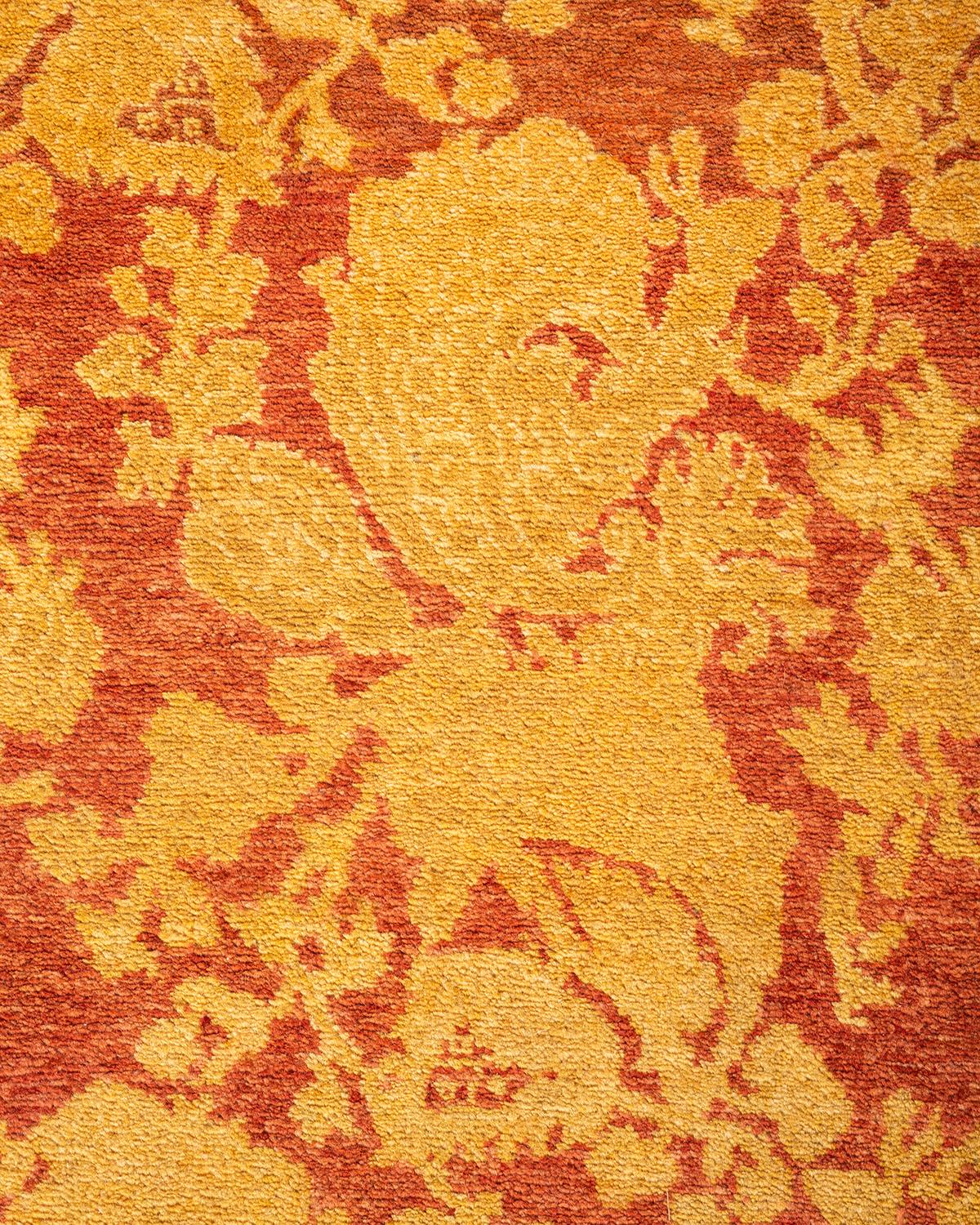 Pakistanais Tapis rose moghol abstrait noué à la main, unique en son genre en vente