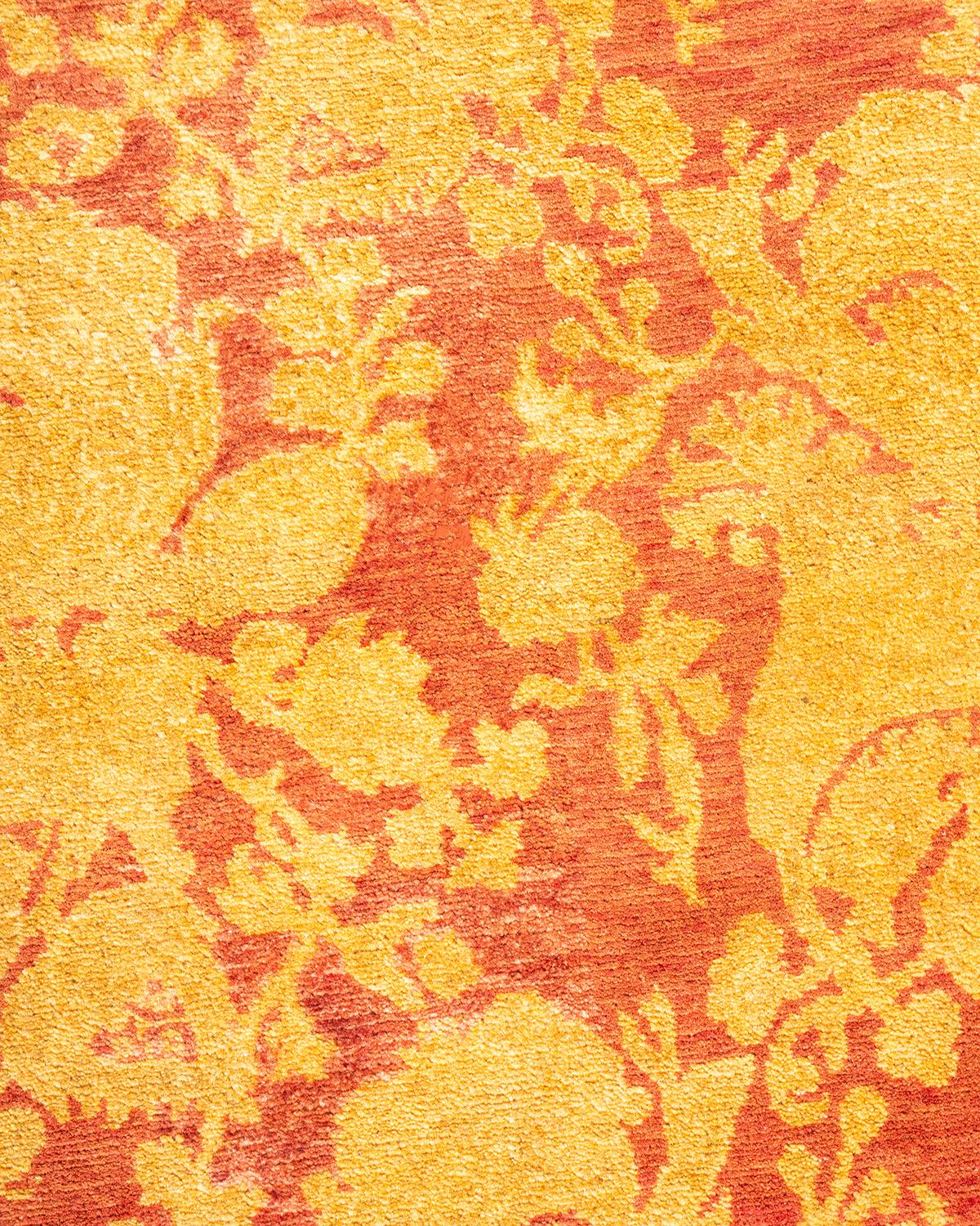 Pakistanais Tapis rose moghol abstrait noué à la main, unique en son genre en vente