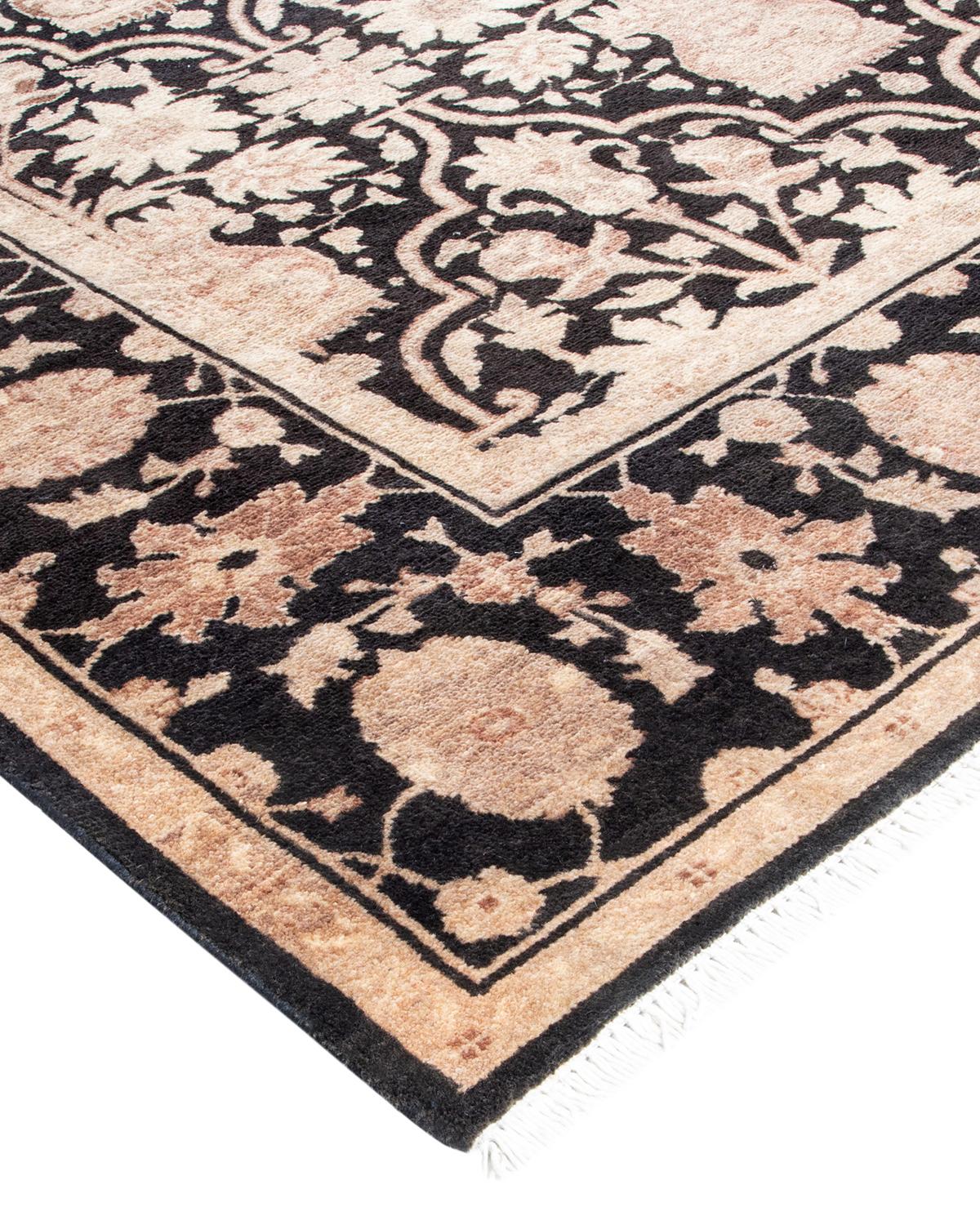 Con una amalgama de tamaños e influencias estéticas que van del art déco al Rorschach y el modernismo, las alfombras de la colección Eclectic desafían la definición, pidiendo en su lugar convertirse en intrigantes puntos focales de una habitación.