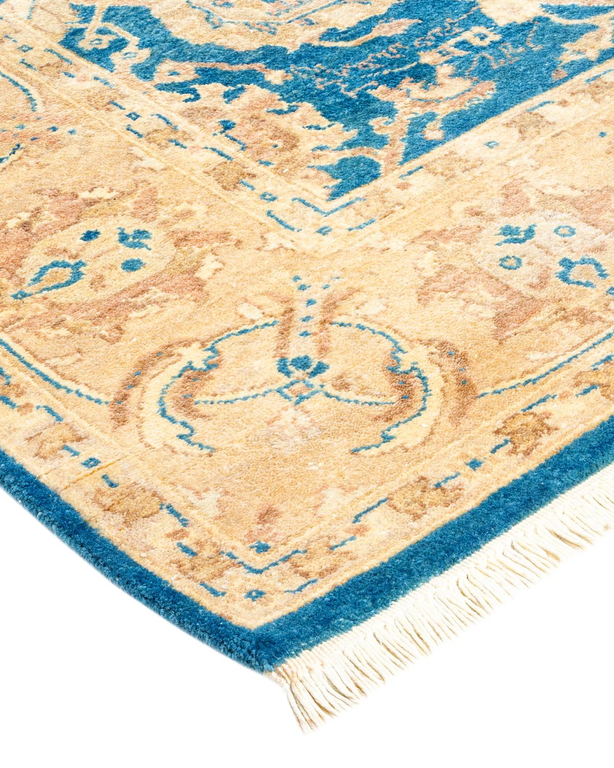 Con una amalgama de tamaños e influencias estéticas que van del art déco al Rorschach y el modernismo, las alfombras de la colección Eclectic desafían la definición, pidiendo en su lugar convertirse en intrigantes puntos focales de una habitación.