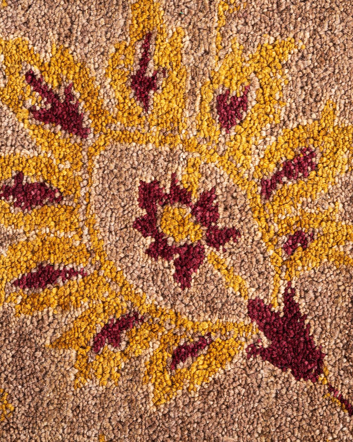 Einzigartiger handgeknpfter zeitgenssischer floraler eklektischer brauner Vorleger (Pakistanisch) im Angebot