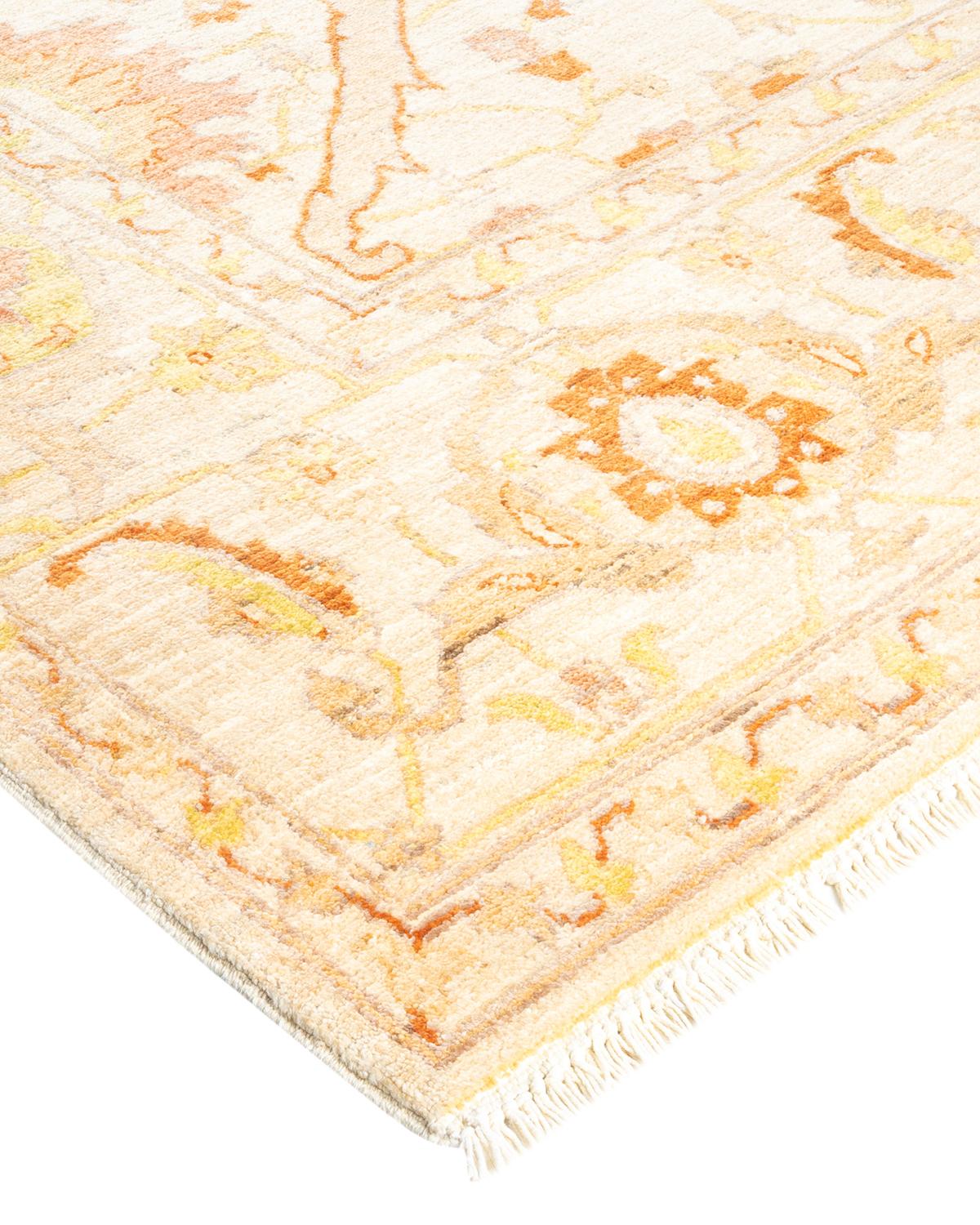 Avec un amalgame de tailles et d'influences esthétiques allant de l'art déco au Rorschach et au modernisme, les tapis de la collection Eclectic défient toute définition, demandant plutôt à devenir des points focaux intrigants d'une pièce. Ils sont à
