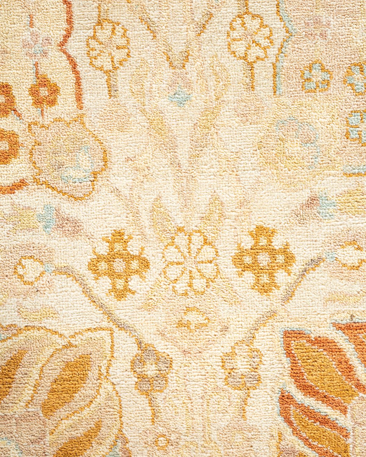Einzigartiger, handgeknpfter, zeitgenssischer, eklektischer, elfenbeinfarbener Vorleger mit Blumenmuster (Pakistanisch) im Angebot