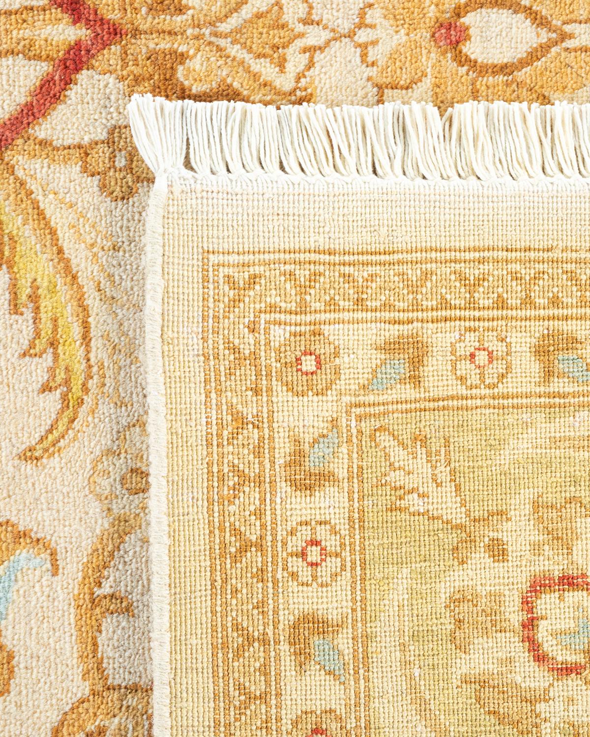 Einzigartiger, handgeknpfter, zeitgenssischer, eklektischer, elfenbeinfarbener Vorleger mit Blumenmuster (21. Jahrhundert und zeitgenössisch) im Angebot