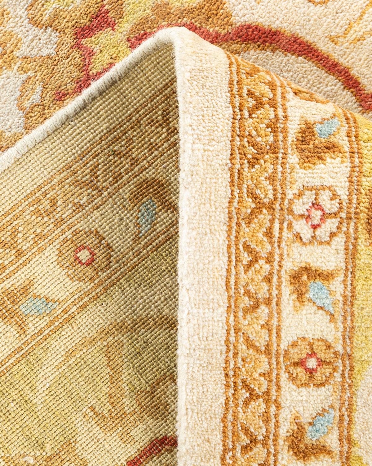 Einzigartiger, handgeknpfter, zeitgenssischer, eklektischer, elfenbeinfarbener Vorleger mit Blumenmuster (Wolle) im Angebot