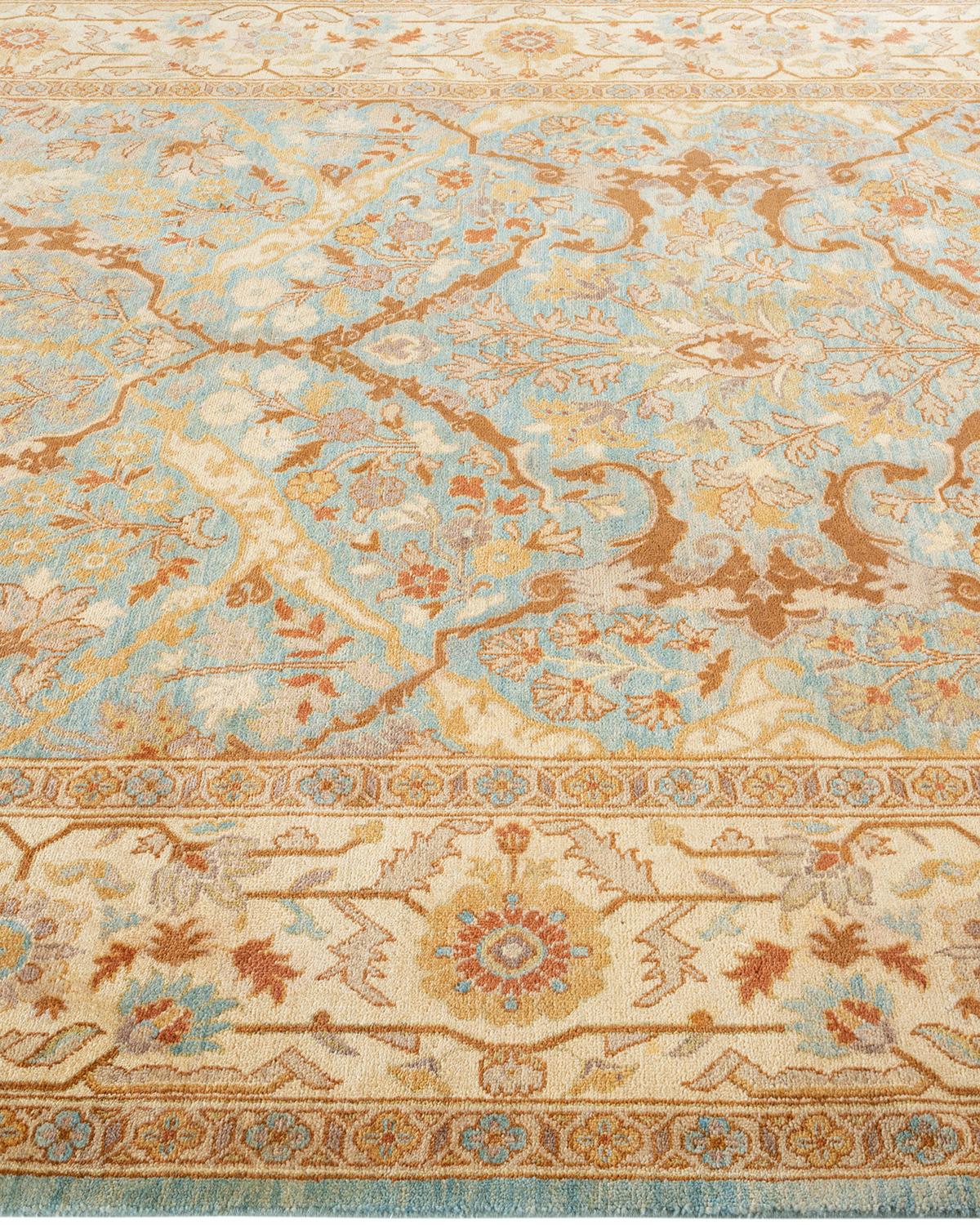 Alfombra única anudada a mano contemporánea floral ecléctica azul claro en Nuevo estado para la venta en Norwalk, CT