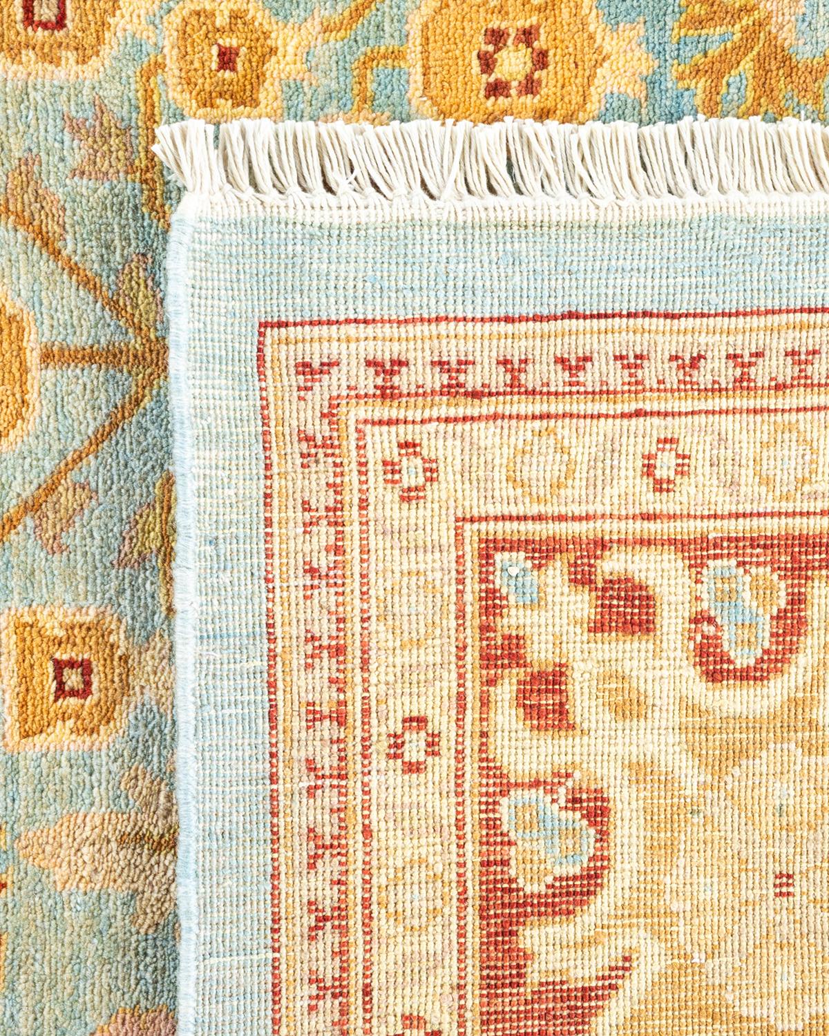 Alfombra única anudada a mano contemporánea floral ecléctica azul claro Siglo XXI y contemporáneo en venta