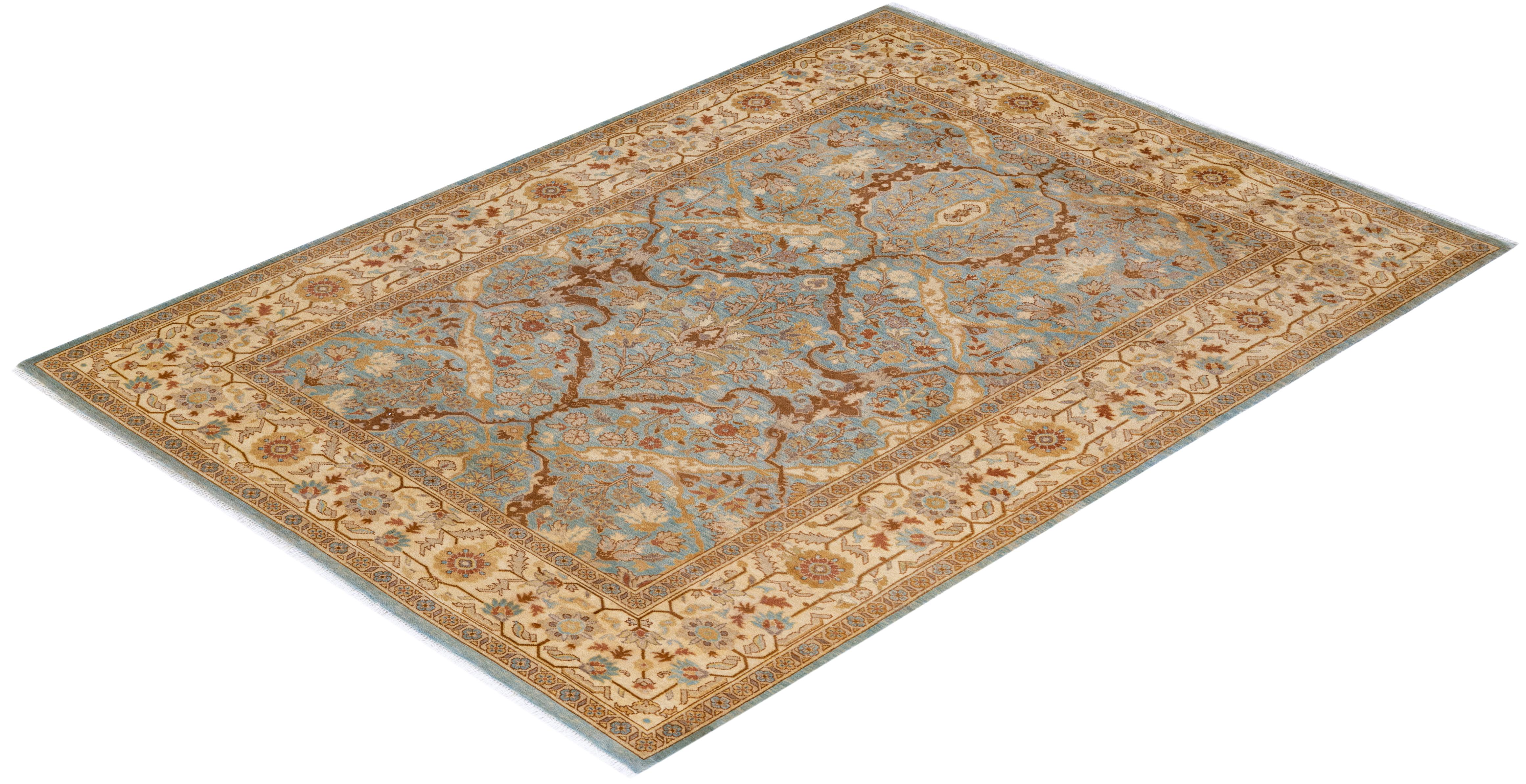 Alfombra única anudada a mano contemporánea floral ecléctica azul claro en venta 2