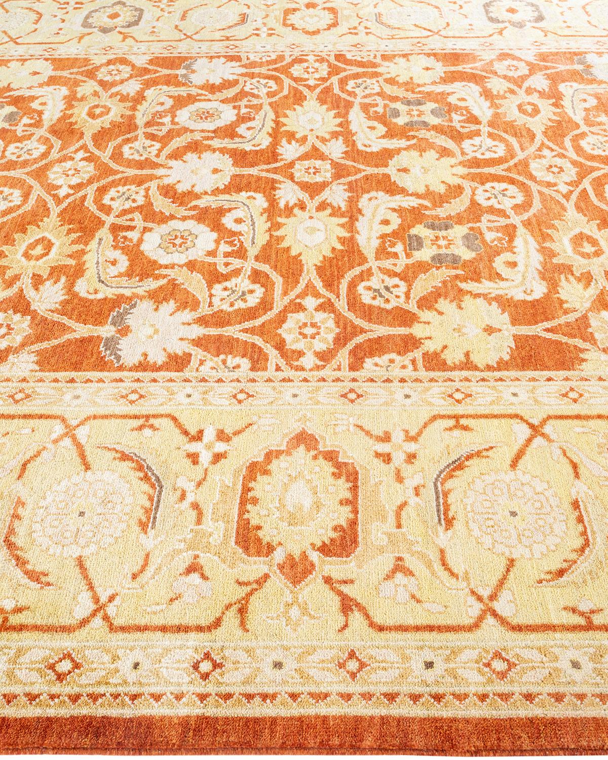 Tapis contemporain floral éclectique orange, unique en son genre, noué à la main. Neuf - En vente à Norwalk, CT