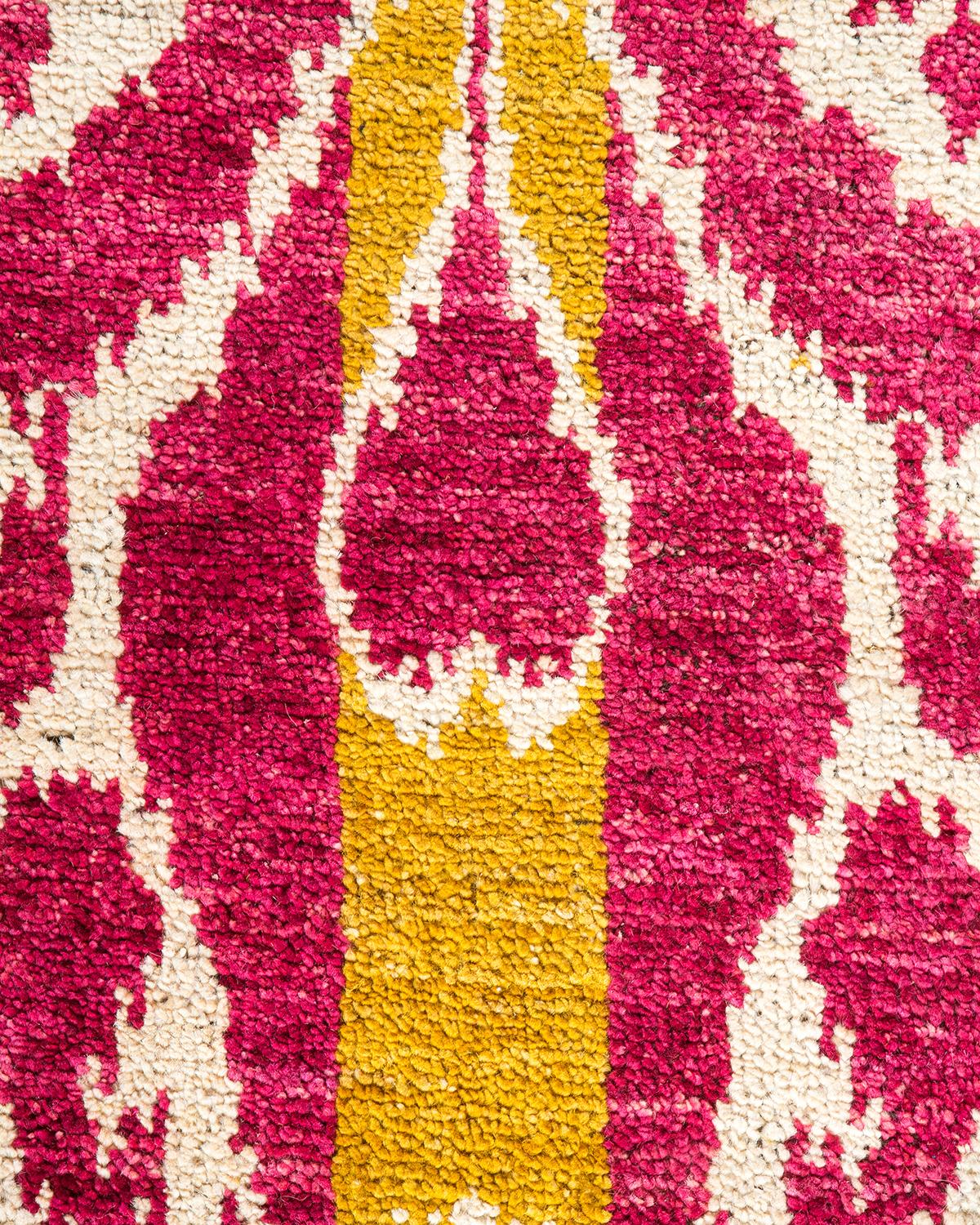 Einzigartiger handgeknüpfter zeitgenössischer Ikat-Läufer in Elfenbein (Pakistanisch) im Angebot