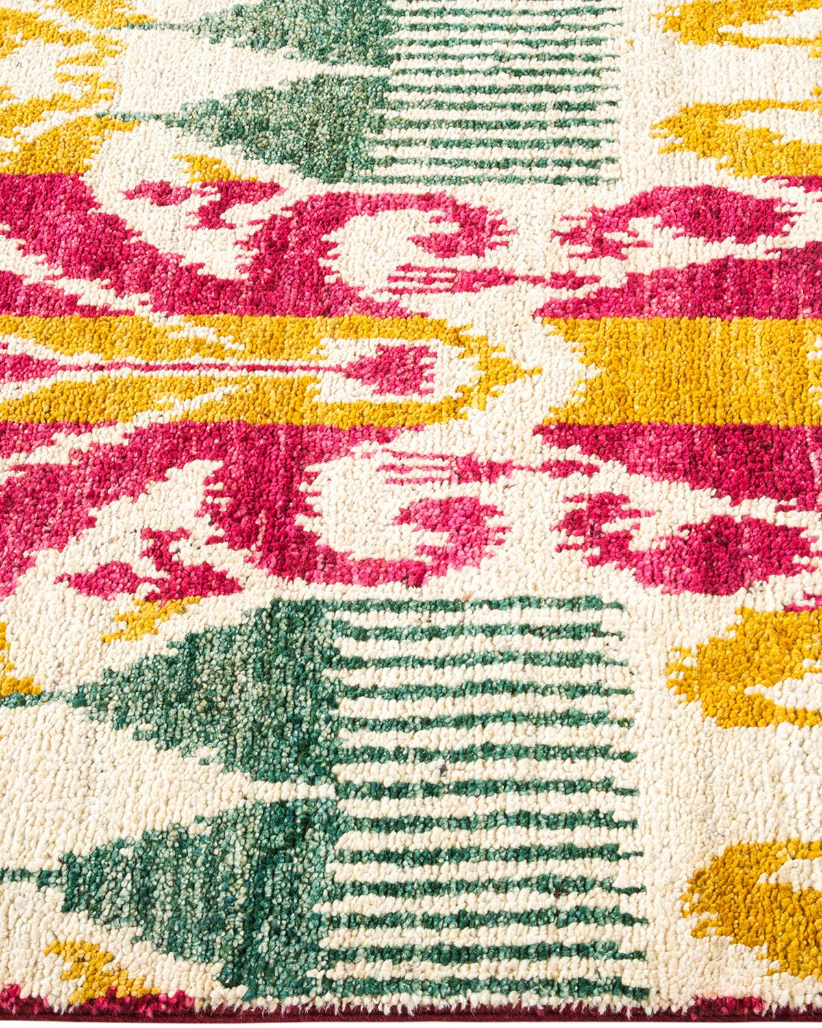 Einzigartiger handgeknüpfter zeitgenössischer Ikat-Läufer in Elfenbein im Zustand „Neu“ im Angebot in Norwalk, CT