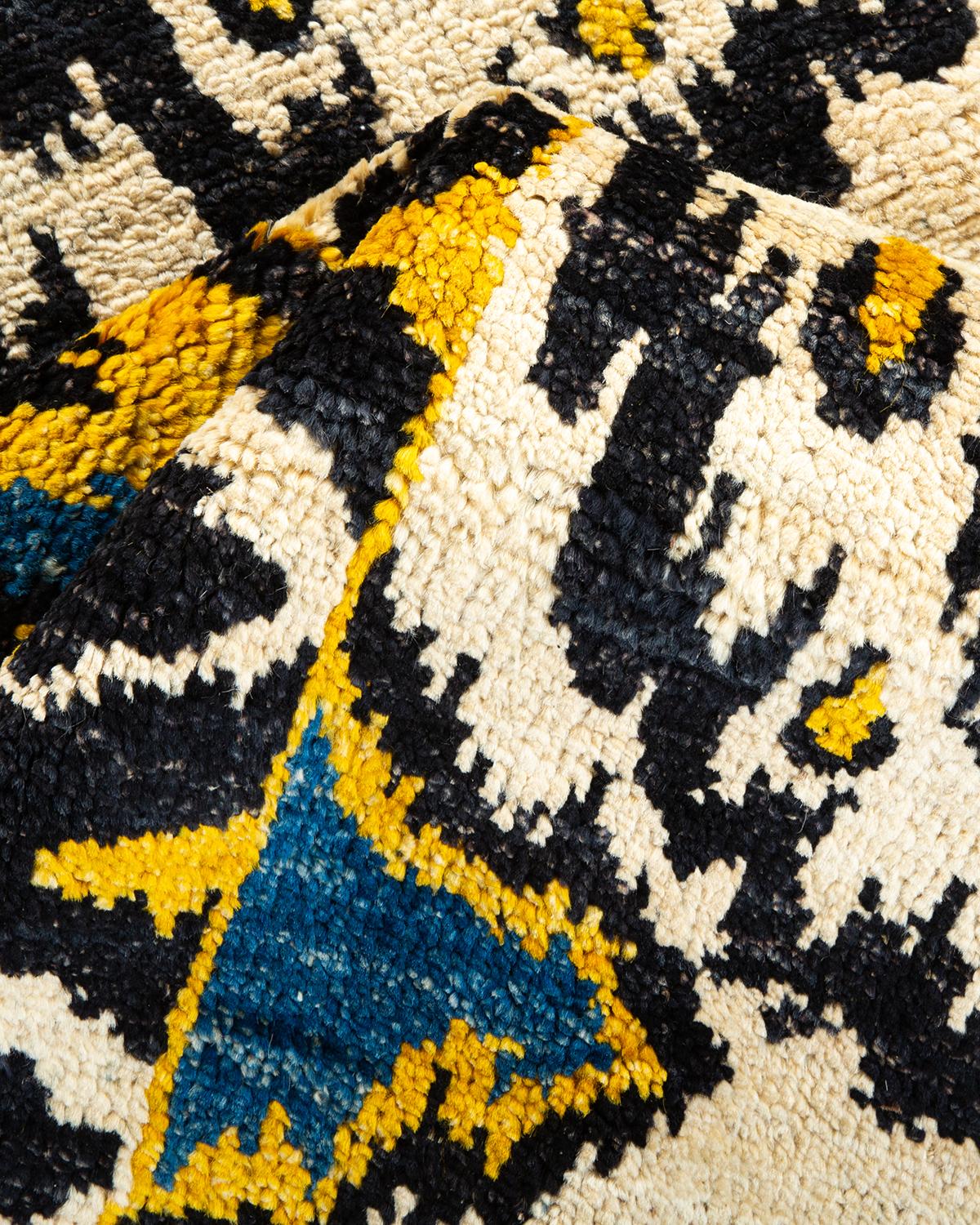 Tappeto contemporaneo Ikat moderno nero, unico nel suo genere, annodato a mano in vendita 1