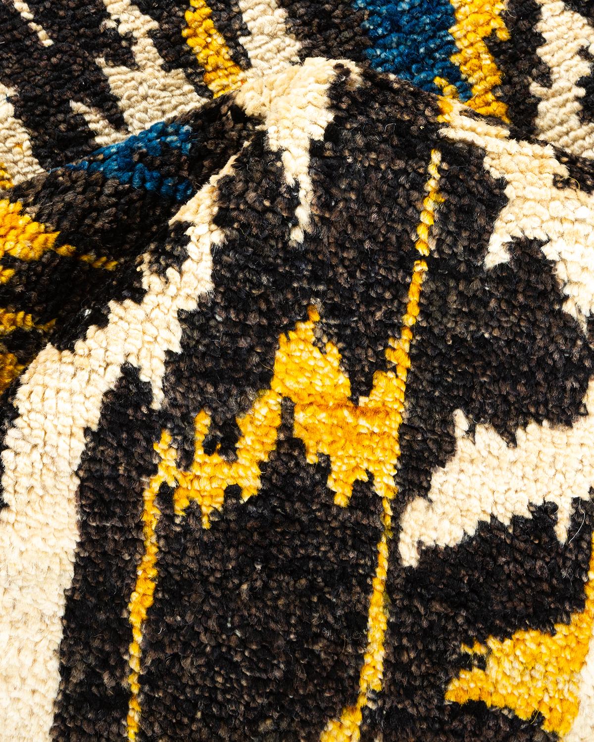 Tappeto contemporaneo Ikat moderno nero, unico nel suo genere, annodato a mano in vendita 1