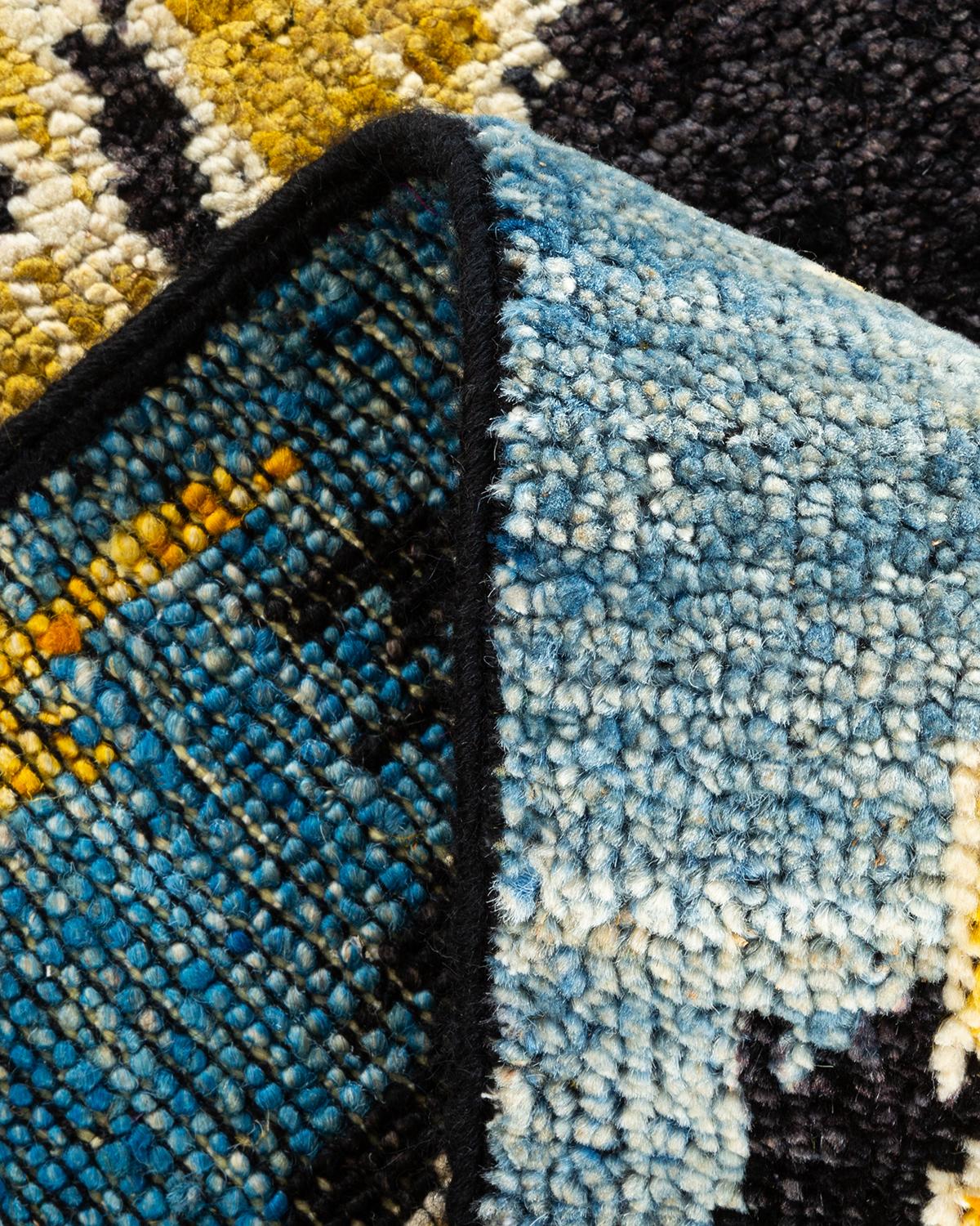 Handgeknüpfter zeitgenössischer schwarzer Ikat Modern-Teppich, Unikat, Unikat (Wolle) im Angebot