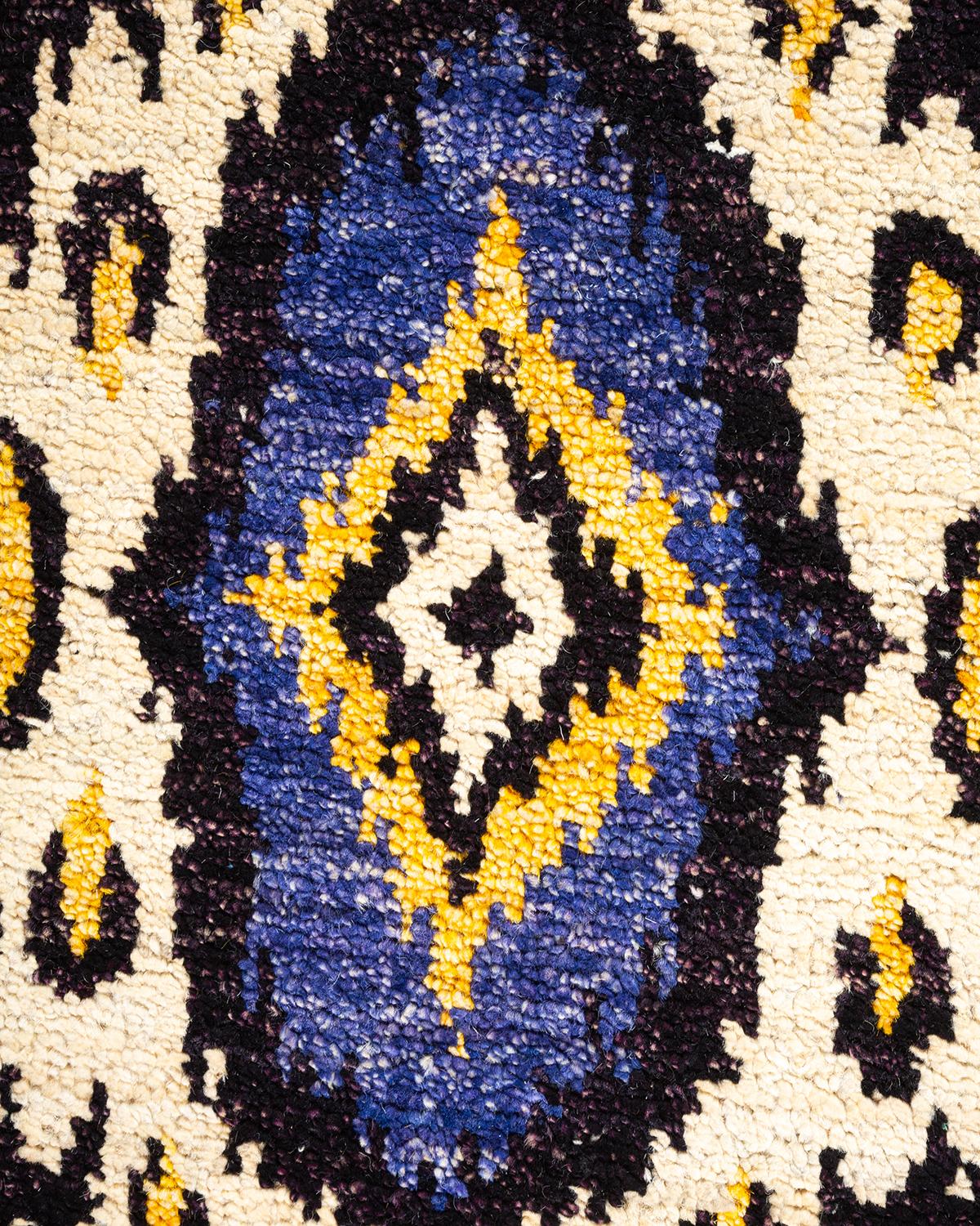 Handgeknüpfter zeitgenössischer schwarzer Ikat Modern-Teppich, Unikat, Unikat (Pakistanisch) im Angebot