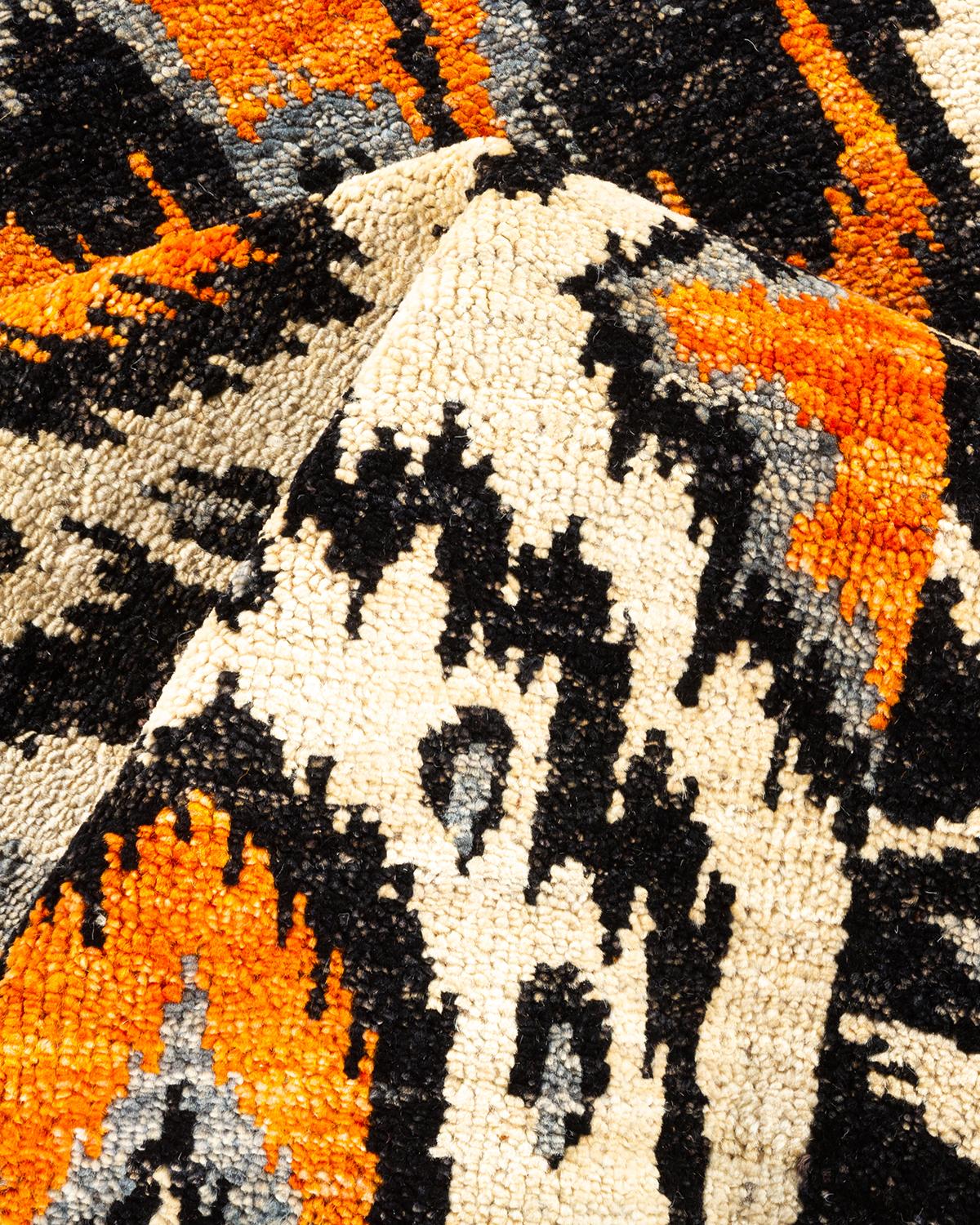 Unique en son genre Tapis contemporain Ikat moderne noir noué à la main en vente 1