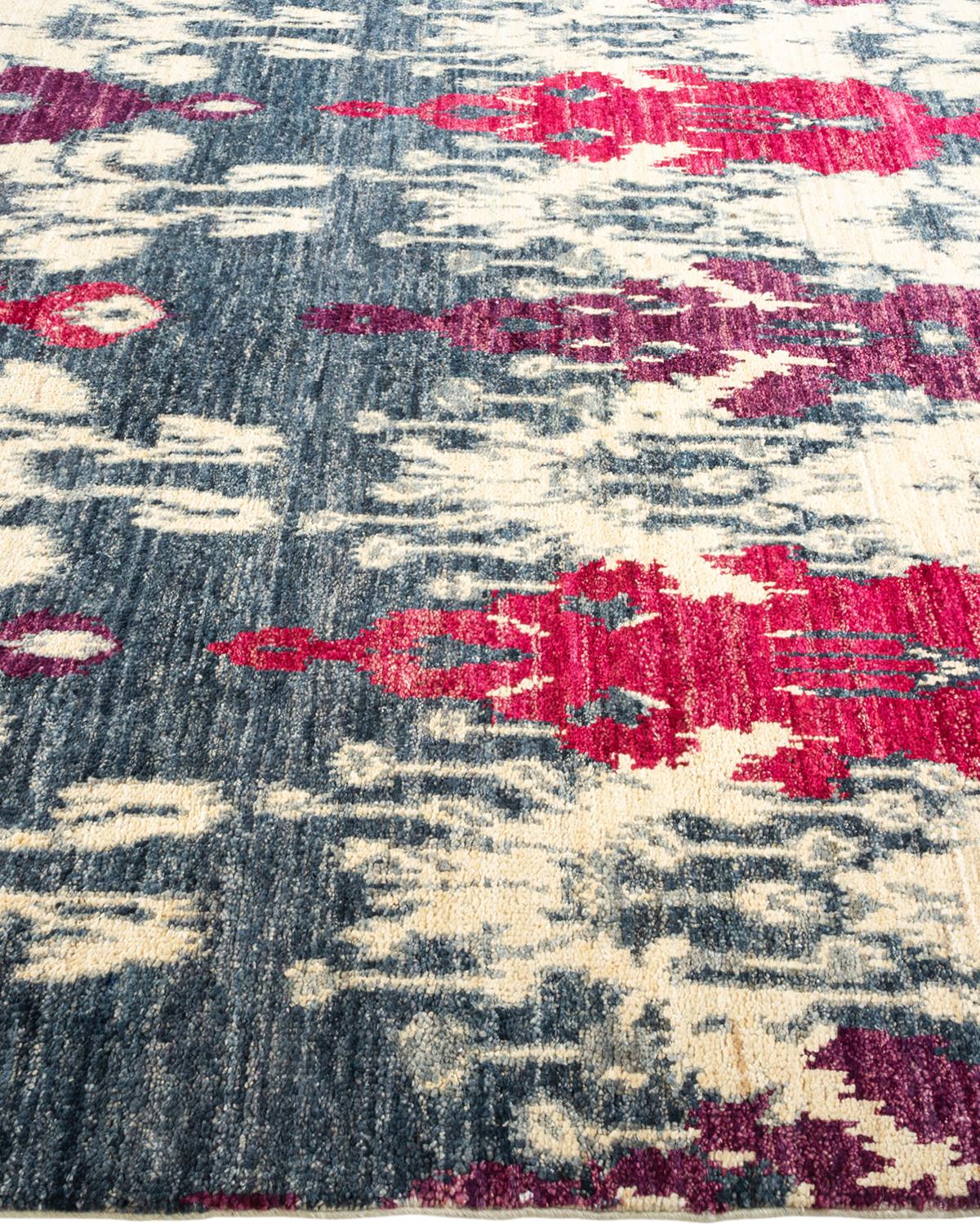 One-of-a-kind Hand Knotted Contemporary Ikat Modern Ivory Area Rug In New Condition For Sale In Norwalk, CT