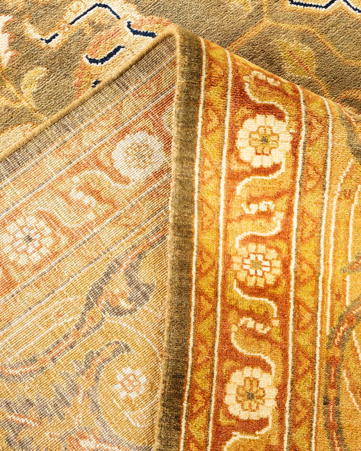Alfombra contemporánea oriental ecléctica verde anudada a mano, única en su género Lana en venta