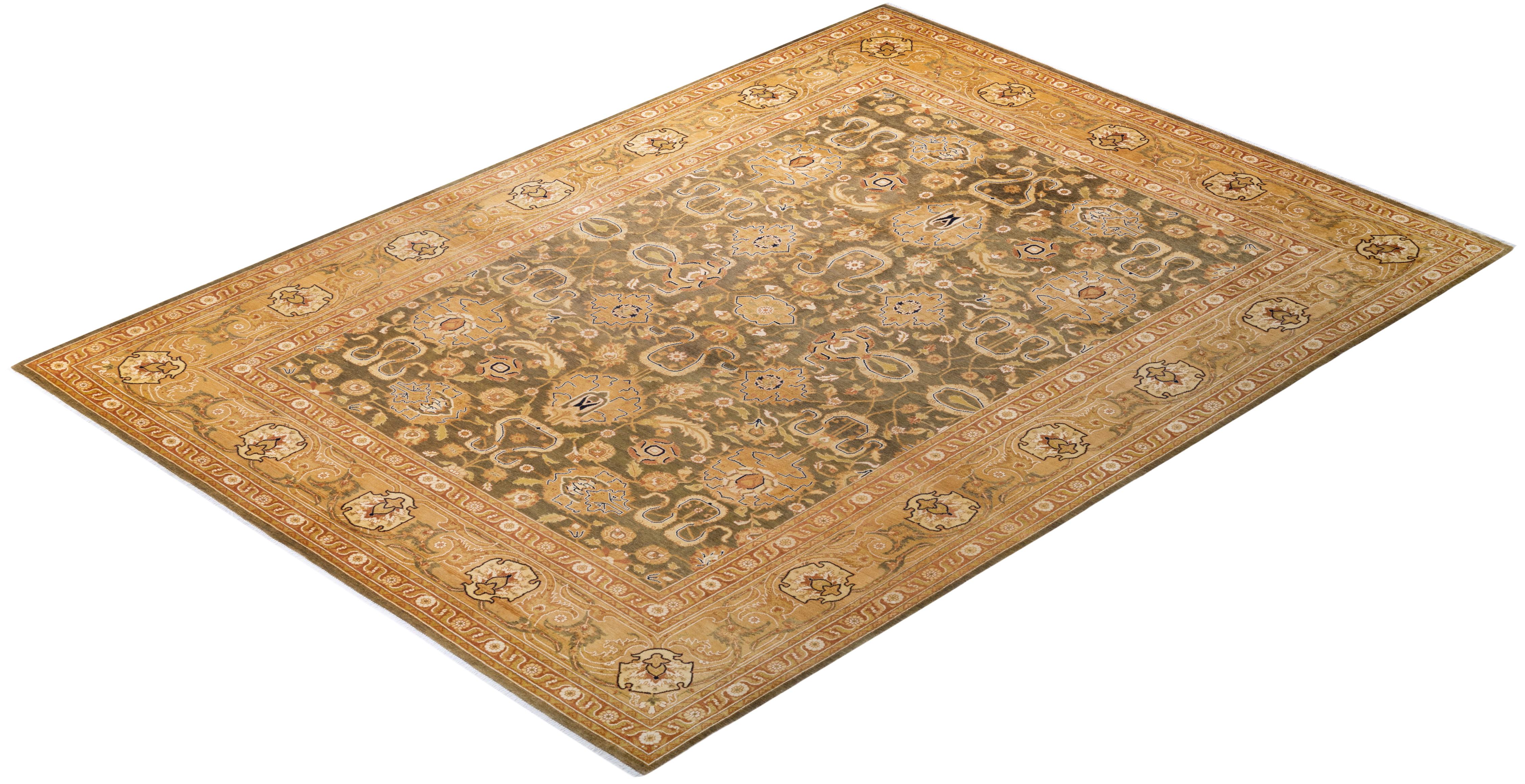 Alfombra contemporánea oriental ecléctica verde anudada a mano, única en su género en venta 2