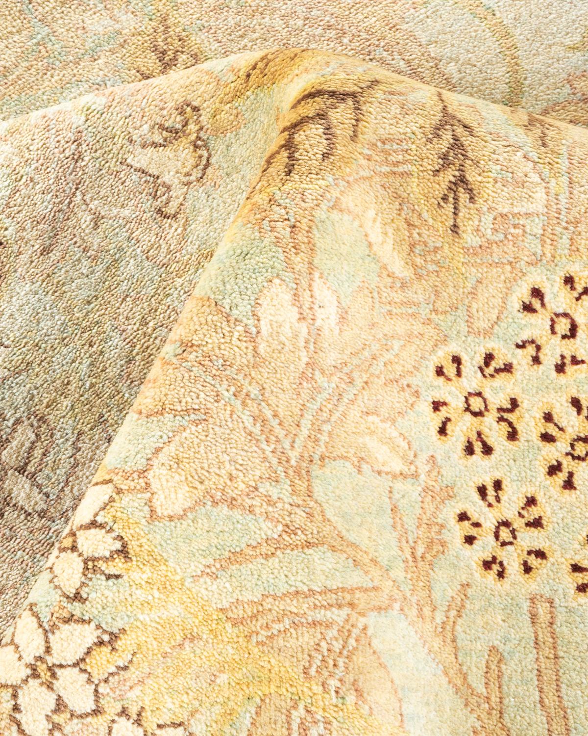 Tapis unique en son genre, nou  la main, de style oriental clectique, bleu clair. en vente 1