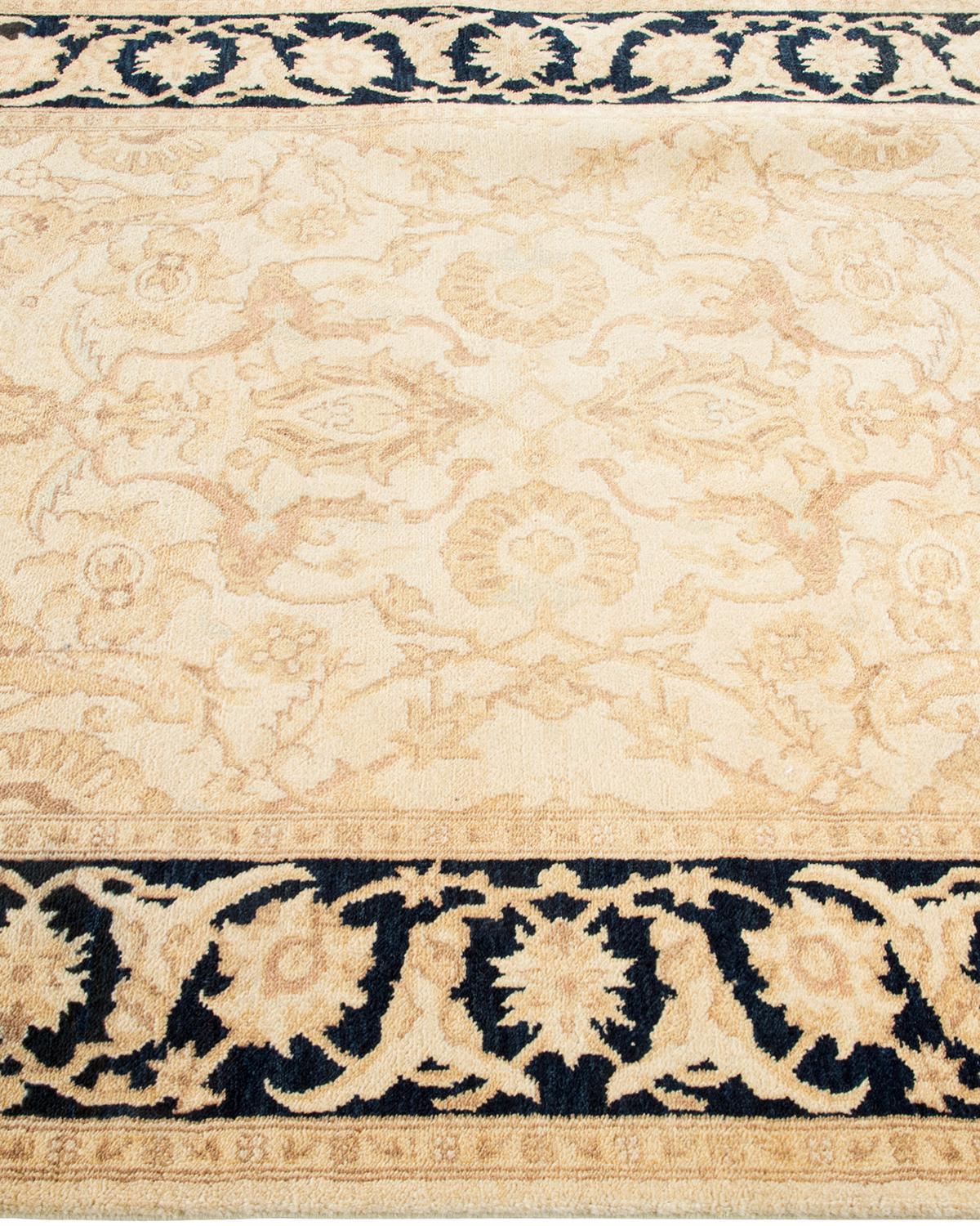 One of a Kind Hand Knotted Contemporary Oriental Ivory Area Rug In New Condition For Sale In Norwalk, CT