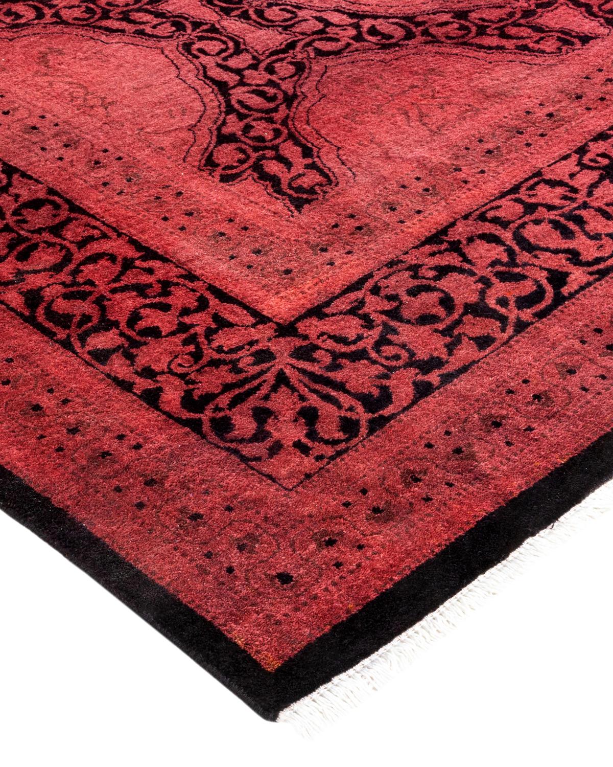 Vibrance-Teppiche sind der Inbegriff von Klassik mit Pfiff: traditionelle Muster in leuchtenden Farben gefärbt. Jeder handgeknüpfte Teppich wird mit einem 100 % natürlichen botanischen Farbstoff gewaschen, der verborgene Nuancen in den Mustern