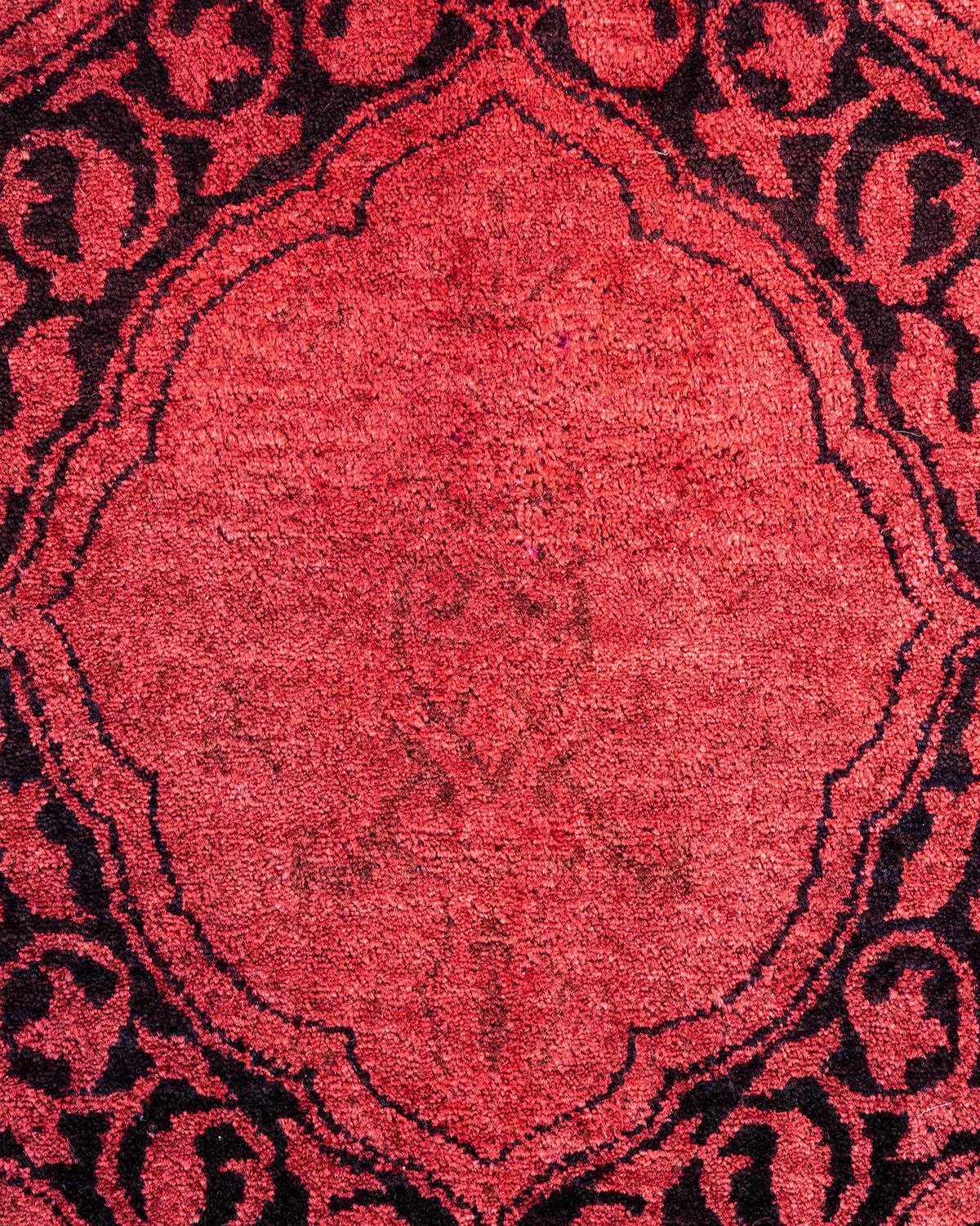 Einzigartiger handgeknüpfter zeitgenössischer schwarzer Overdyed-Teppich (Pakistanisch) im Angebot