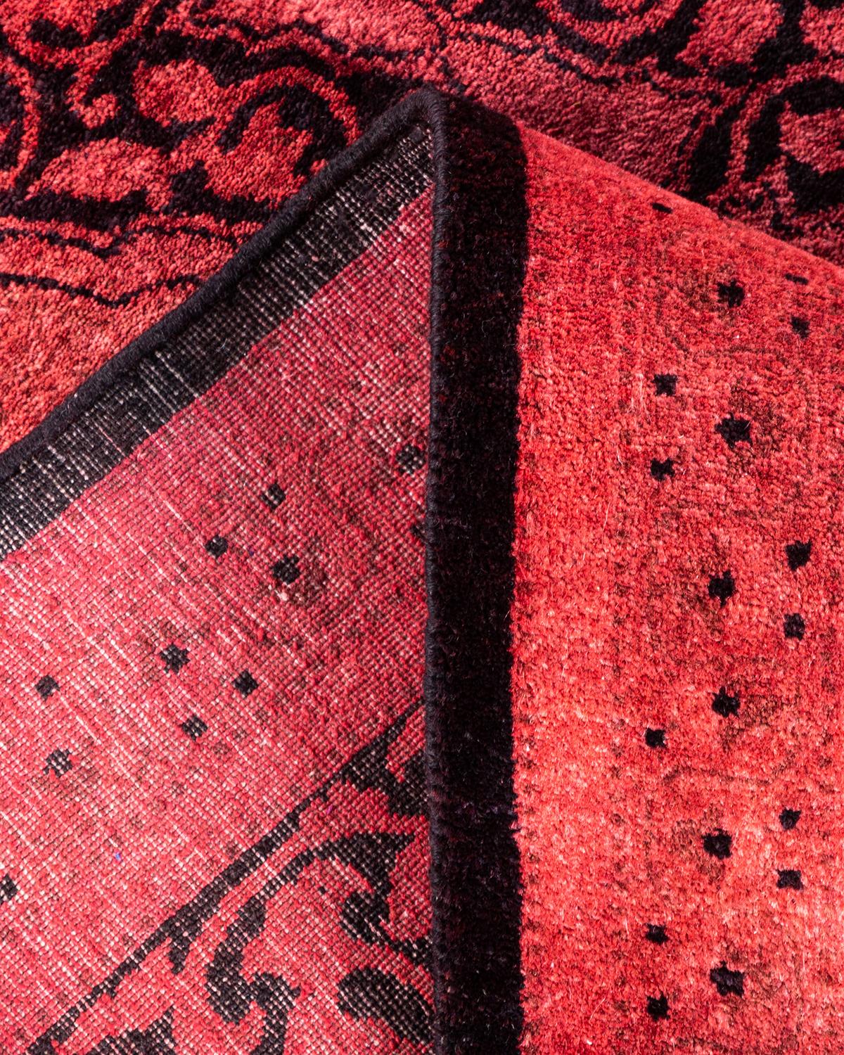 Einzigartiger handgeknüpfter zeitgenössischer schwarzer Overdyed-Teppich (Wolle) im Angebot