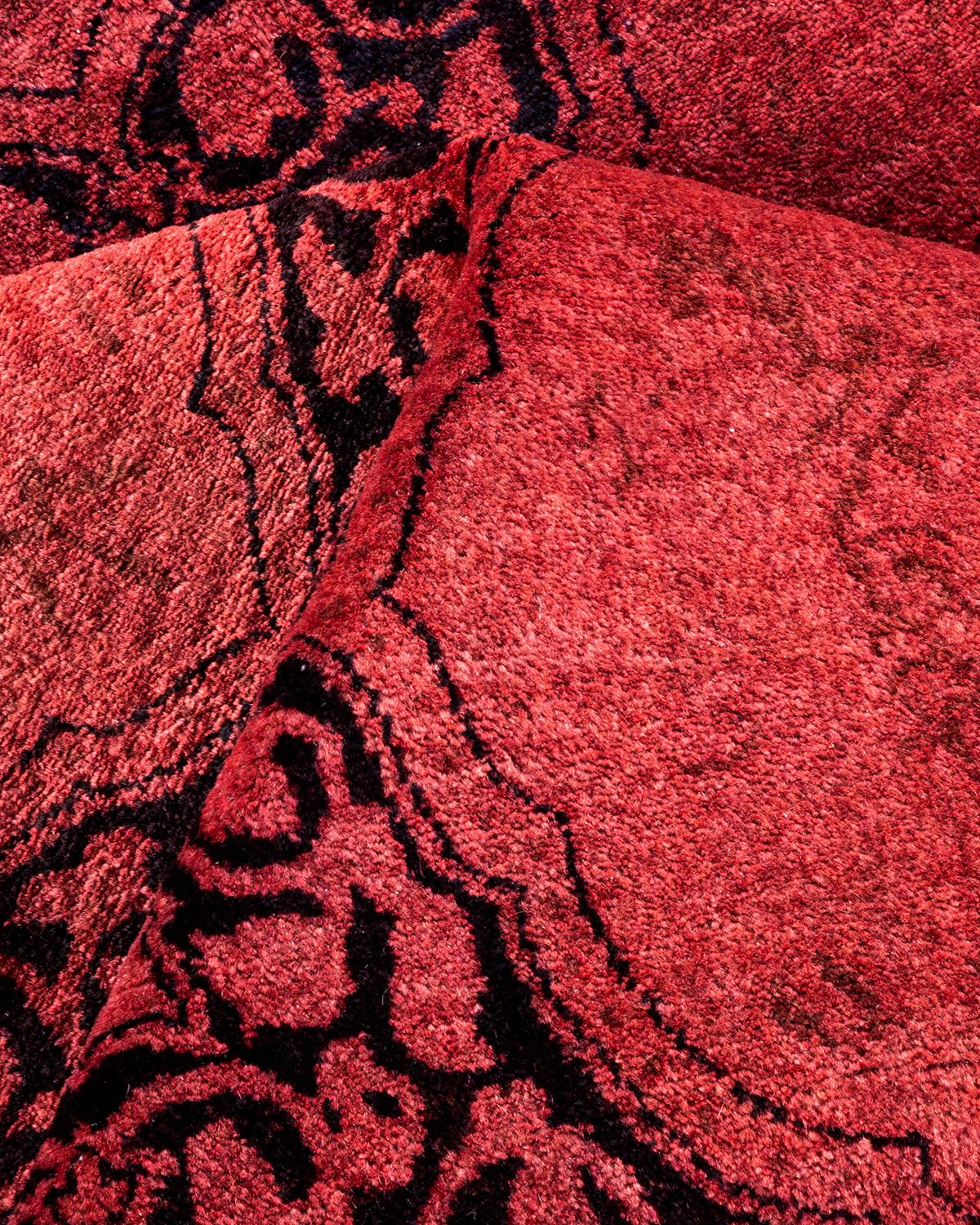 Einzigartiger handgeknüpfter zeitgenössischer schwarzer Overdyed-Teppich im Angebot 1