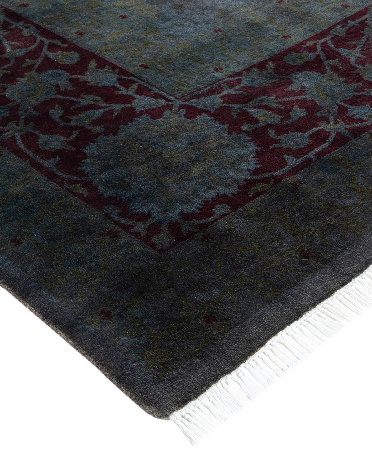 Vibrance-Teppiche sind der Inbegriff von Klassik mit Pfiff: traditionelle Muster in leuchtenden Farben gefärbt. Jeder handgeknüpfte Teppich wird mit einem 100 % natürlichen botanischen Farbstoff gewaschen, der verborgene Nuancen in den Mustern