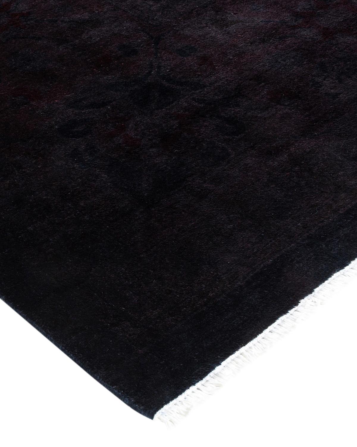 Vibrance-Teppiche sind der Inbegriff von Klassik mit Pfiff: traditionelle Muster in leuchtenden Farben gefärbt. Jeder handgeknüpfte Teppich wird mit einem 100 % natürlichen botanischen Farbstoff gewaschen, der verborgene Nuancen in den Mustern