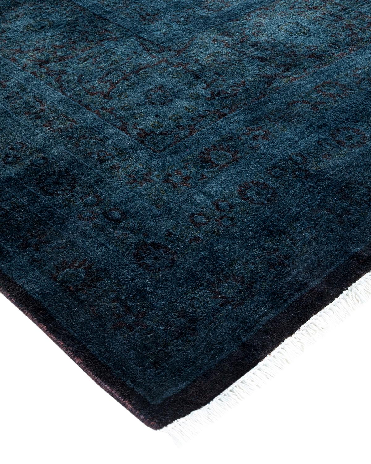 Vibrance-Teppiche sind der Inbegriff von Klassik mit Pfiff: traditionelle Muster in leuchtenden Farben gefärbt. Jeder handgeknüpfte Teppich wird mit einem 100 % natürlichen botanischen Farbstoff gewaschen, der verborgene Nuancen in den Mustern