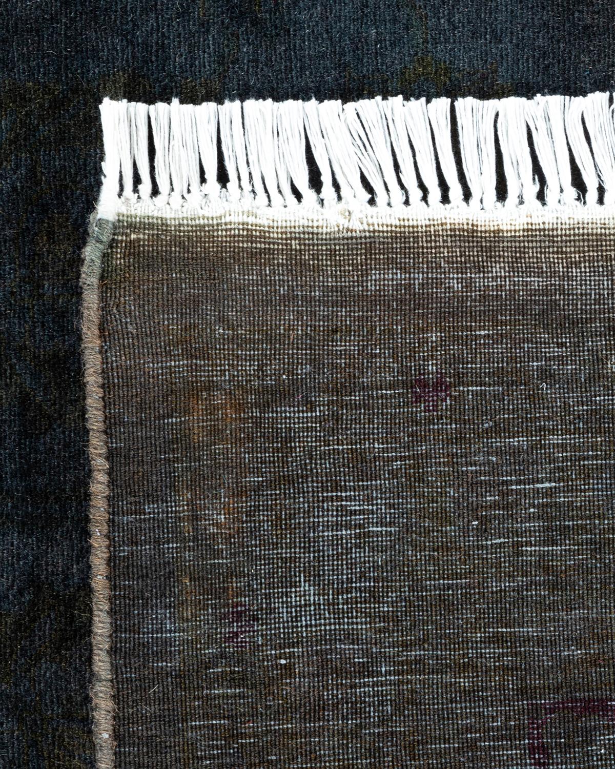 Einzigartiger handgeknüpfter zeitgenössischer grauer Overdyed-Teppich (21. Jahrhundert und zeitgenössisch) im Angebot