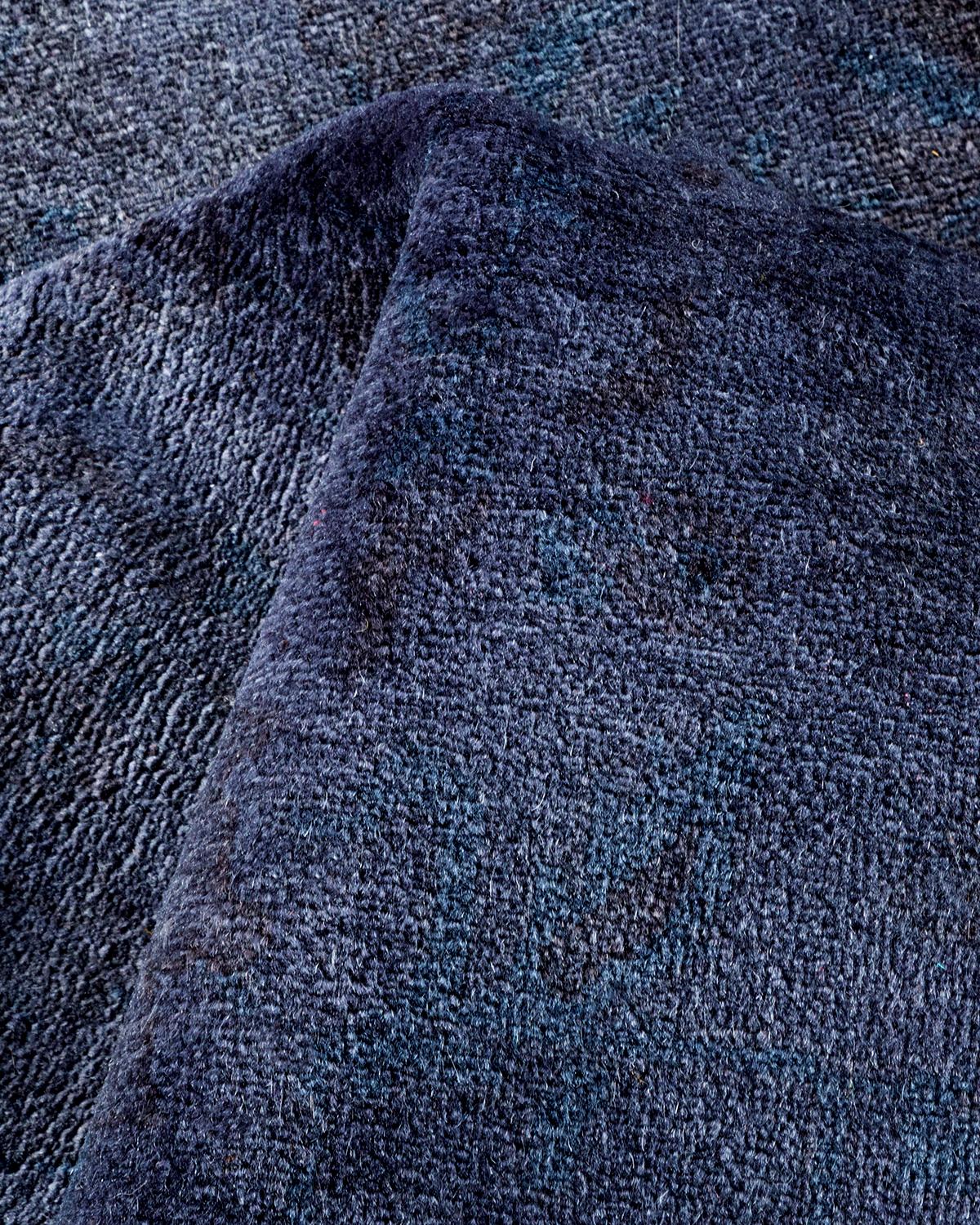 Einzigartiger handgeknüpfter zeitgenössischer grauer Overdyed-Teppich im Angebot 1