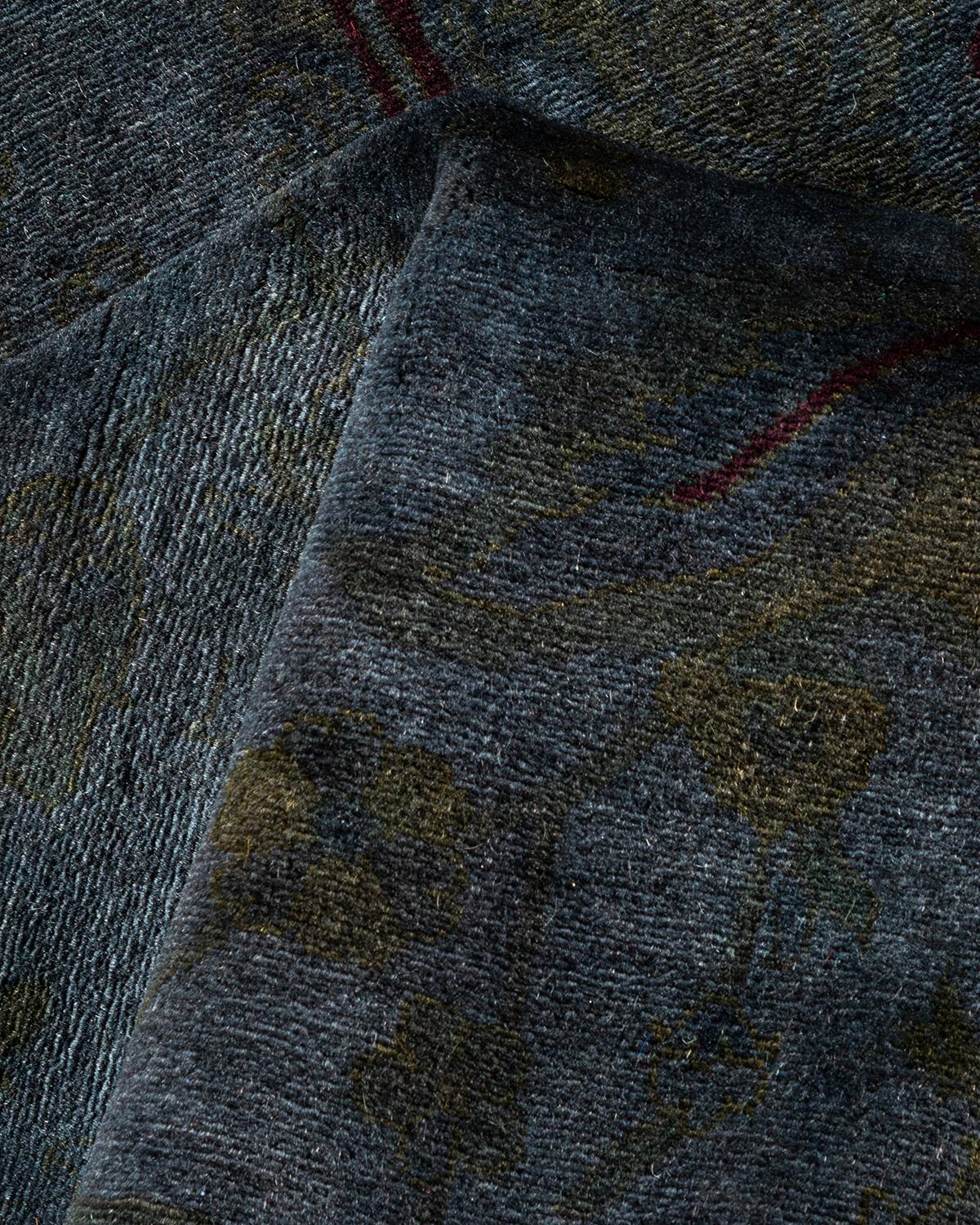 Einzigartiger handgeknüpfter zeitgenössischer grauer Overdyed-Teppich im Angebot 1
